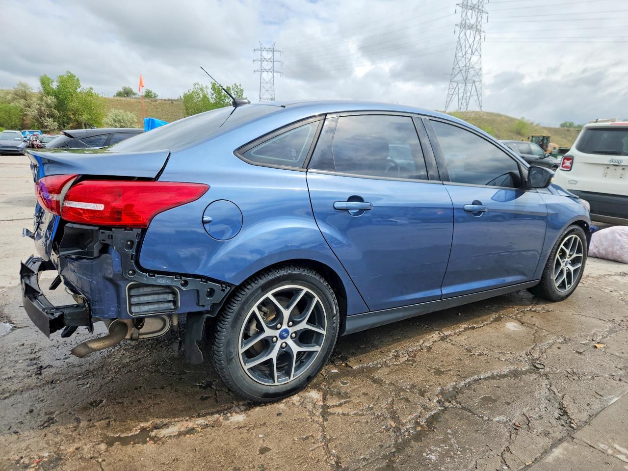 2018 Ford Focus Sel Blue vin: 1FADP3H24JL217058