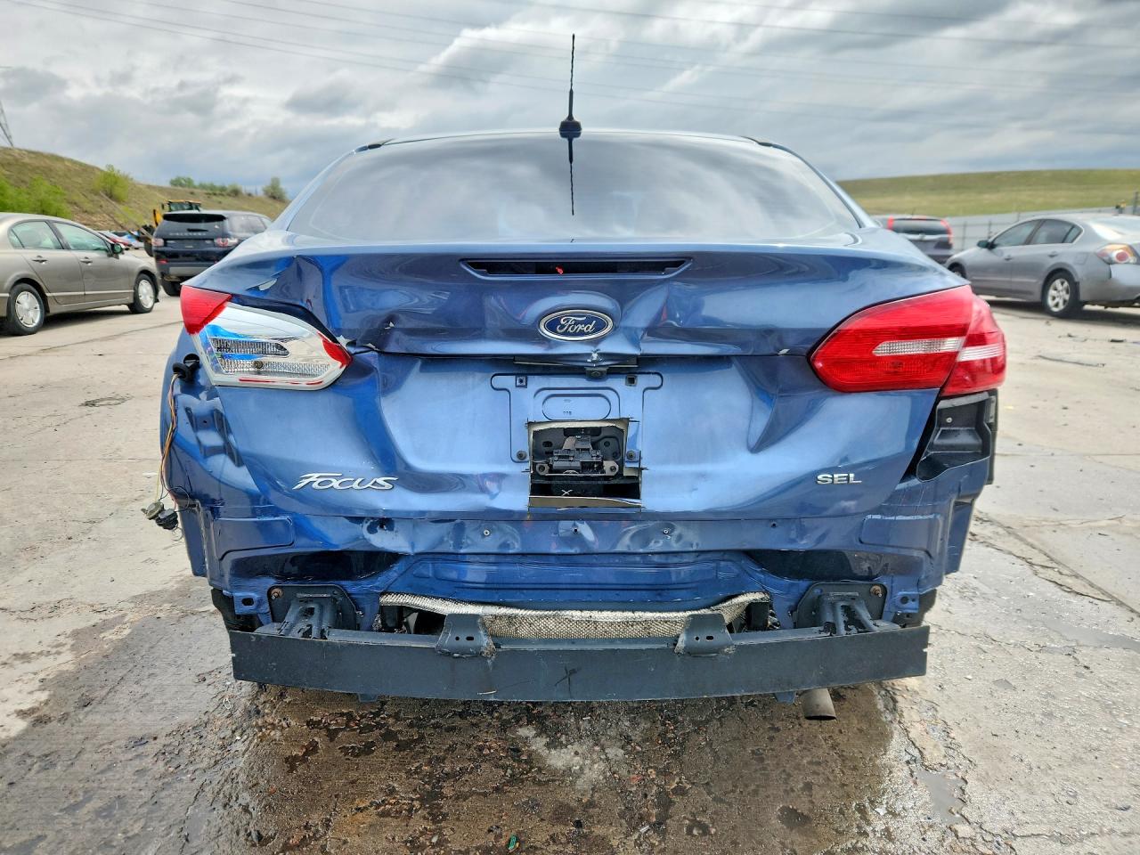 2018 Ford Focus Sel Blue vin: 1FADP3H24JL217058