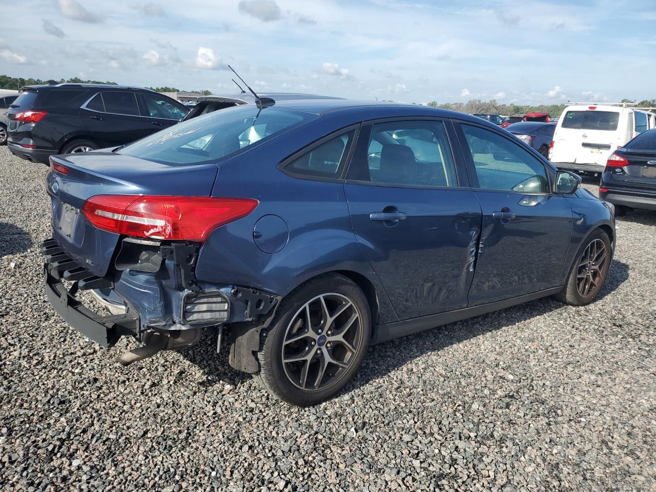 2018 Ford Focus Sel Blue vin: 1FADP3H26JL299889