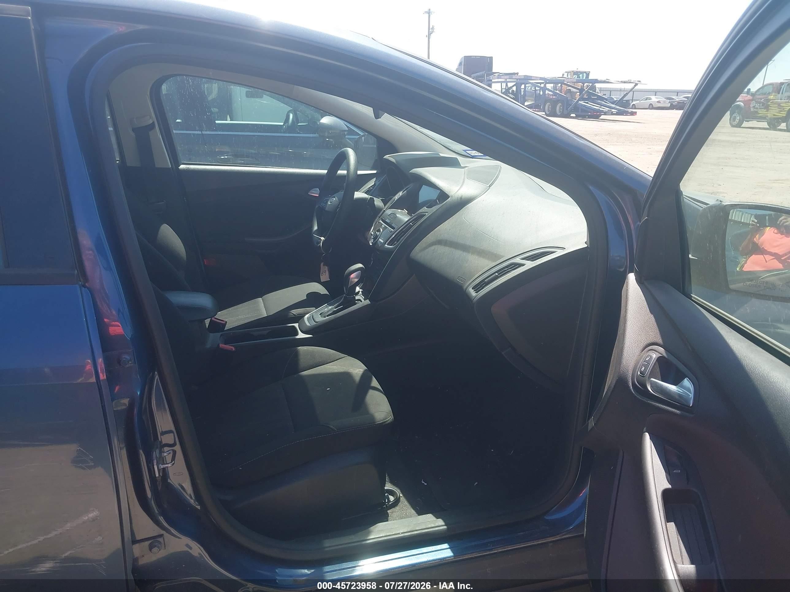 2018 Ford Focus Sel Blue vin: 1FADP3H28JL259491