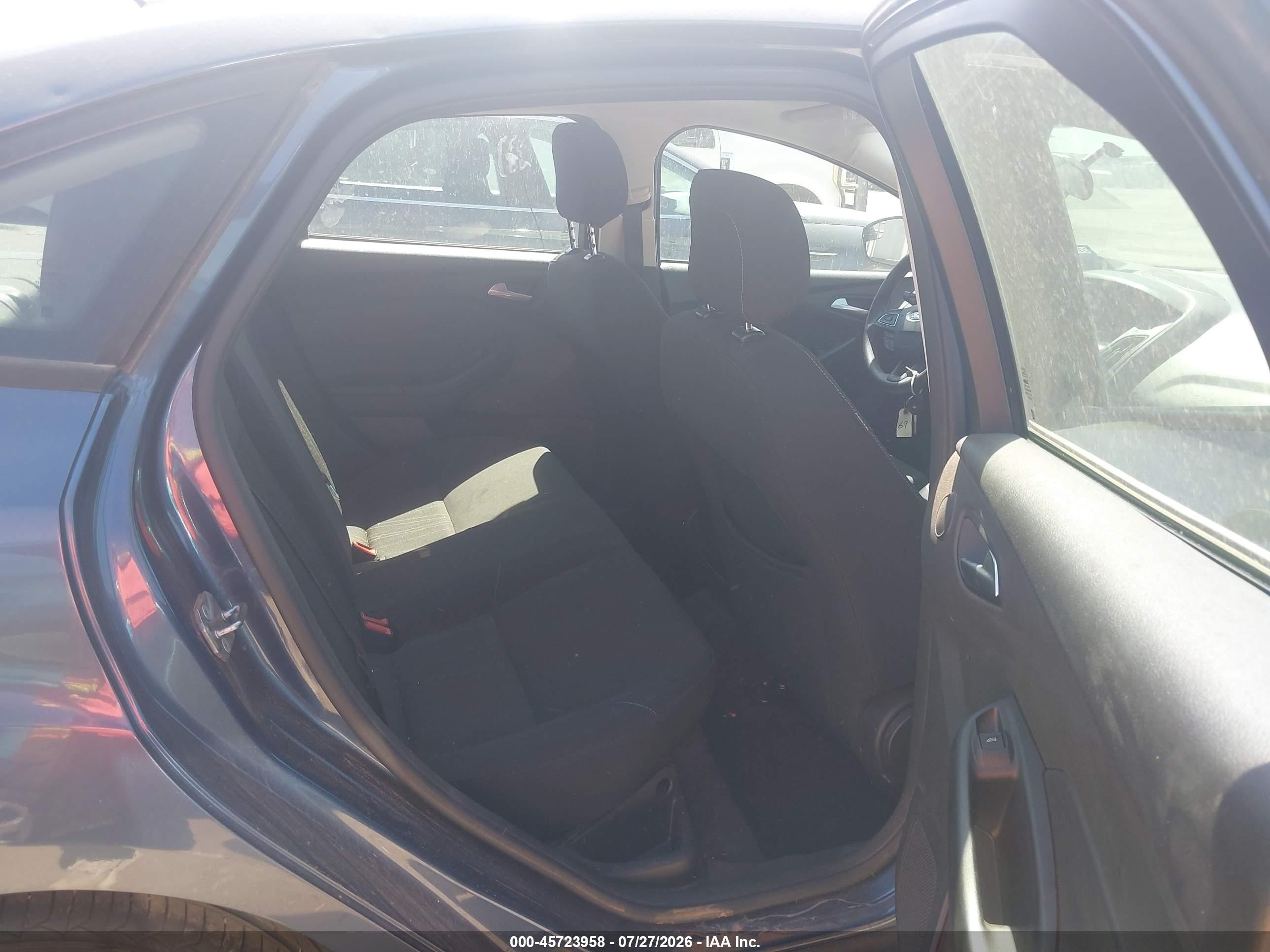 2018 Ford Focus Sel Blue vin: 1FADP3H28JL259491