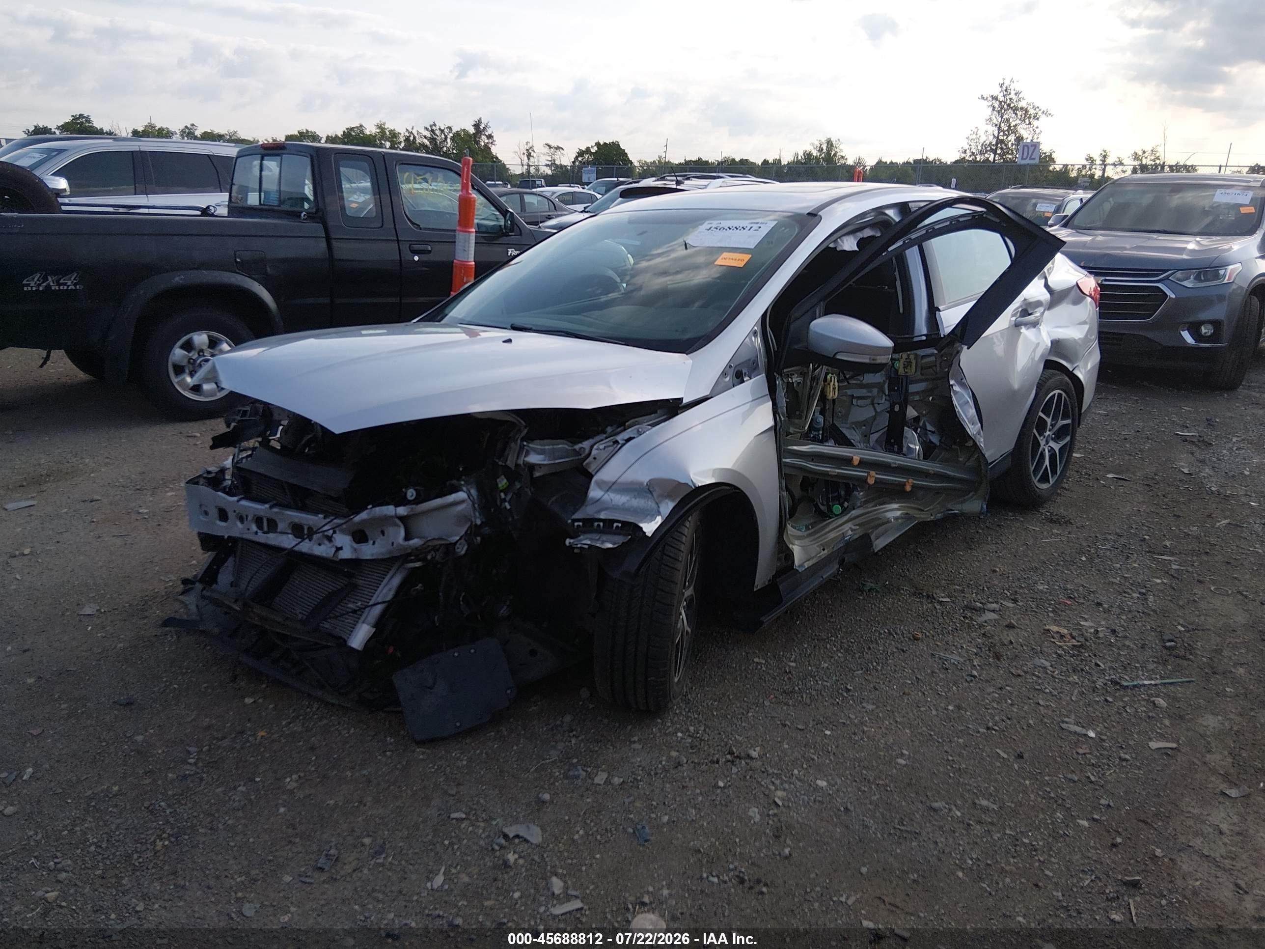 2017 Ford Focus Sel Silver vin: 1FADP3H2XHL269840