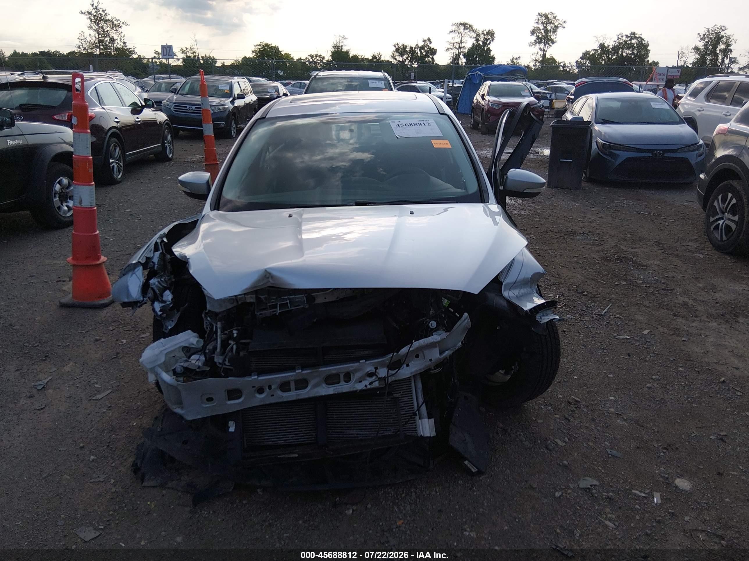 2017 Ford Focus Sel Silver vin: 1FADP3H2XHL269840