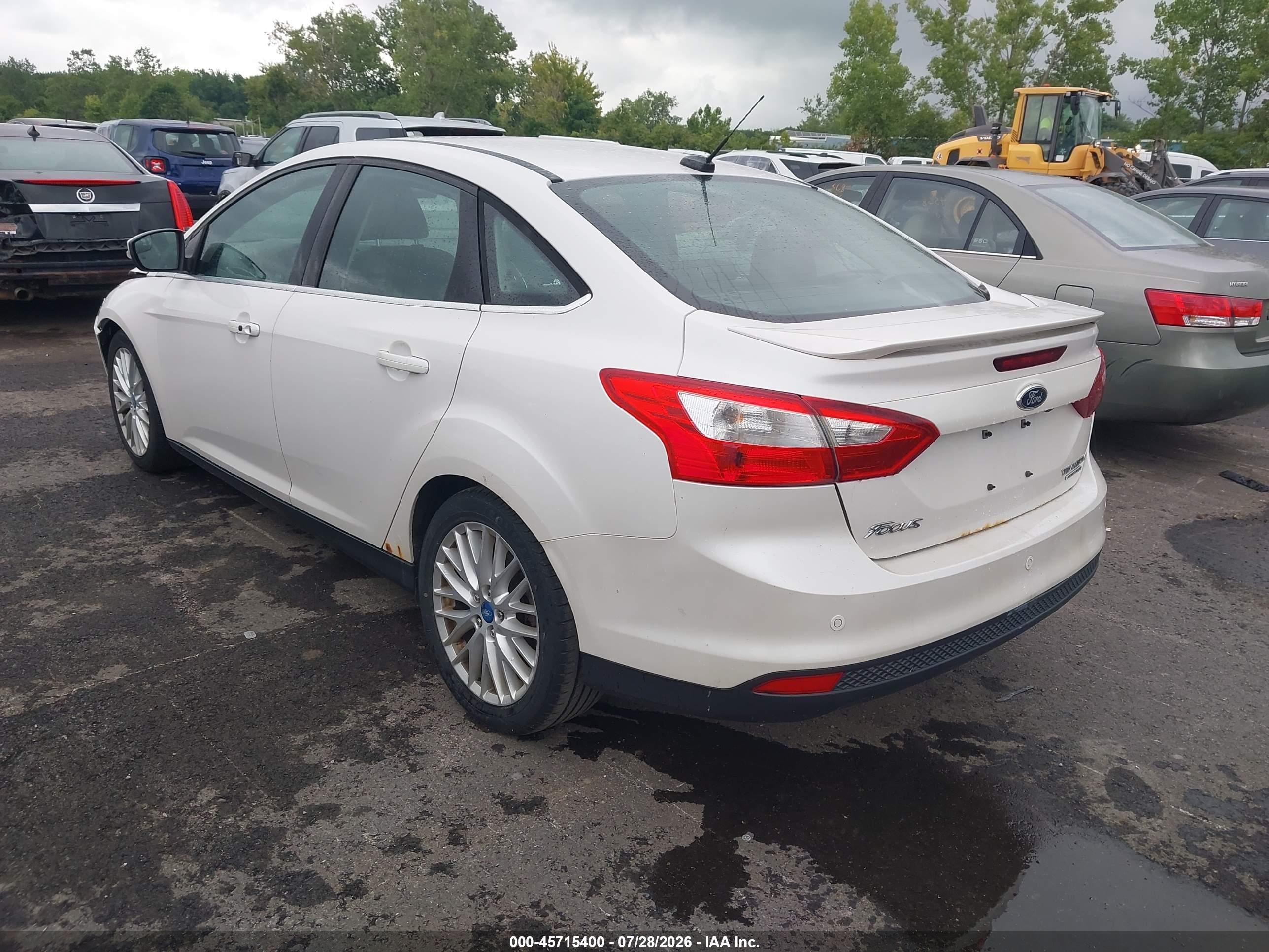 2013 Ford Focus Titanium White vin: 1FADP3J20DL113603