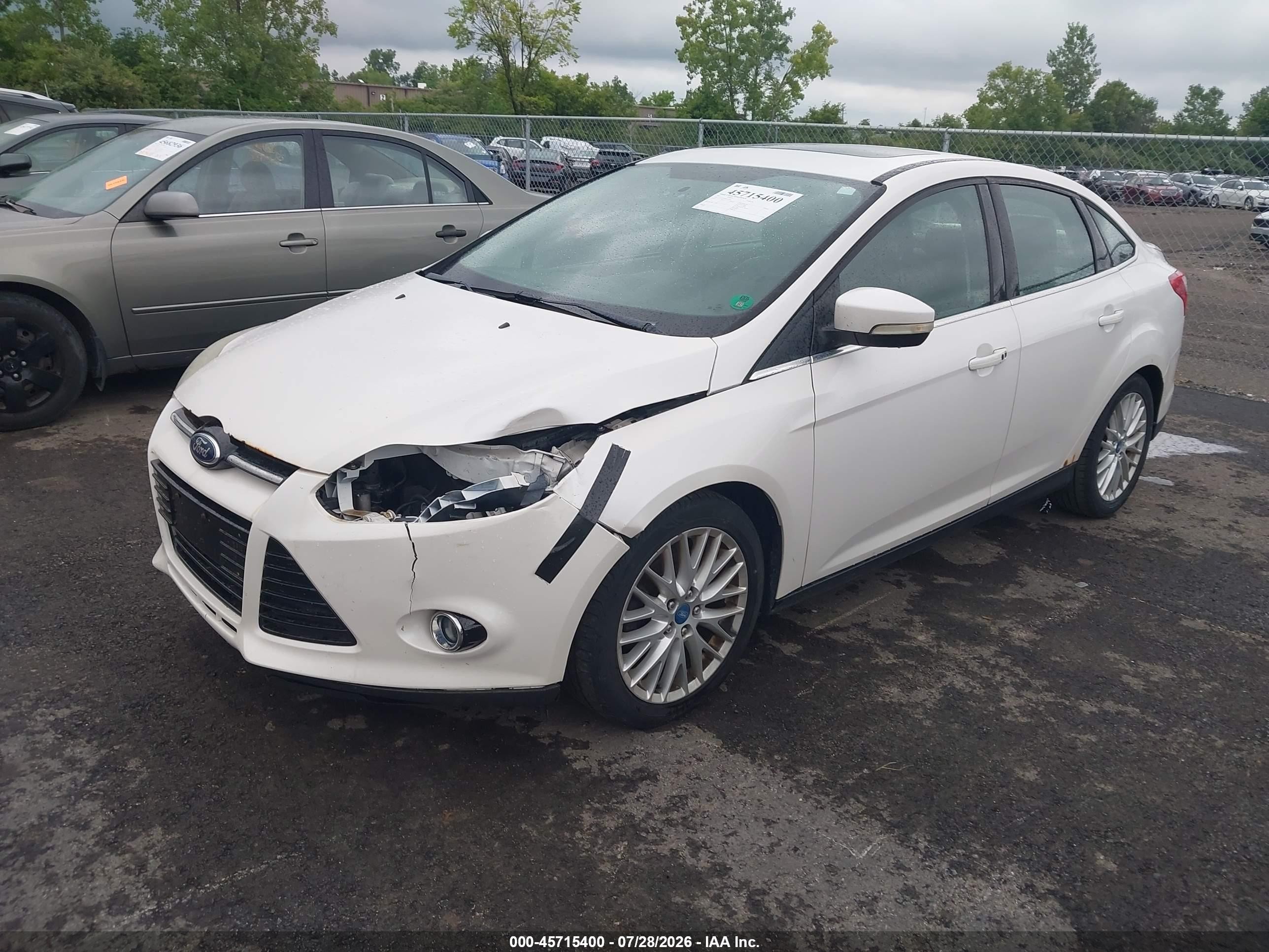 2013 Ford Focus Titanium White vin: 1FADP3J20DL113603