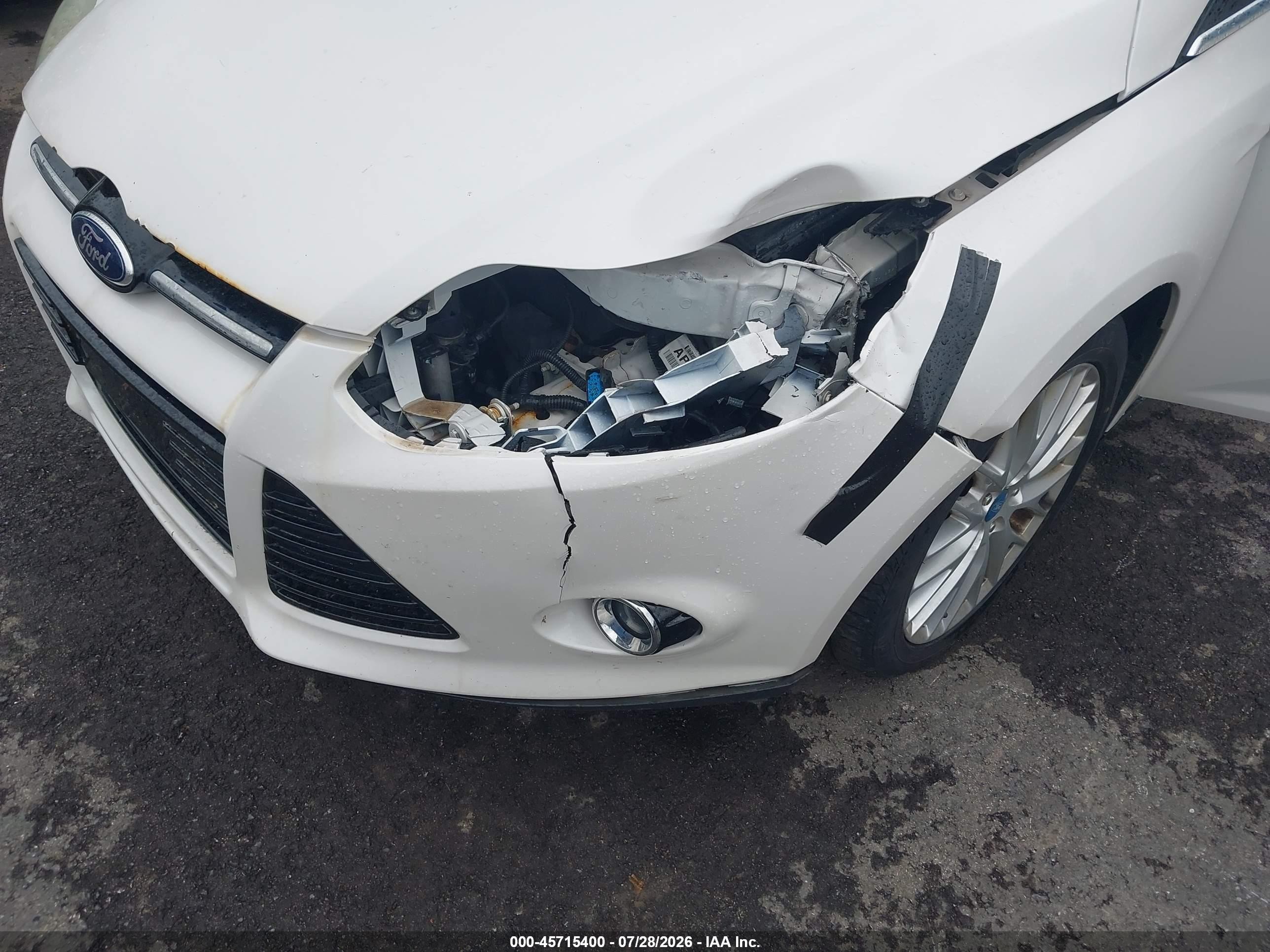 2013 Ford Focus Titanium White vin: 1FADP3J20DL113603