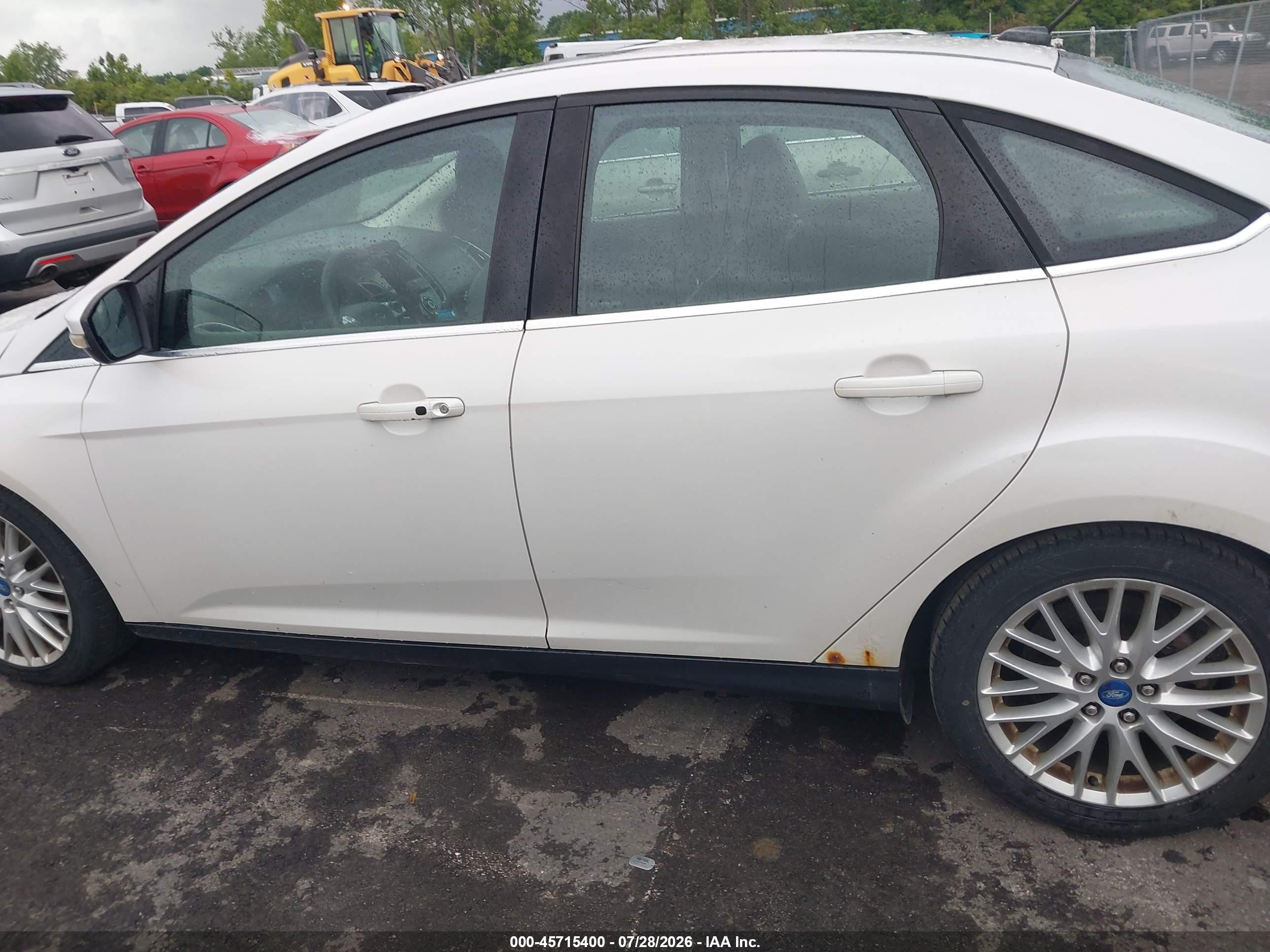 2013 Ford Focus Titanium White vin: 1FADP3J20DL113603
