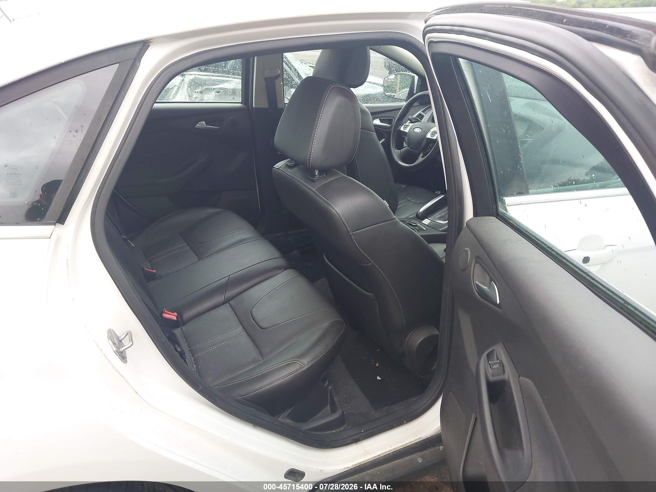 2013 Ford Focus Titanium White vin: 1FADP3J20DL113603