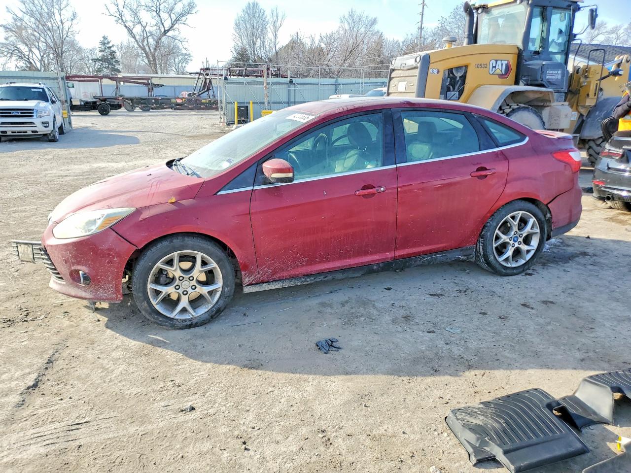 2013 Ford Focus Titanium Burgundy vin: 1FADP3J20DL270970