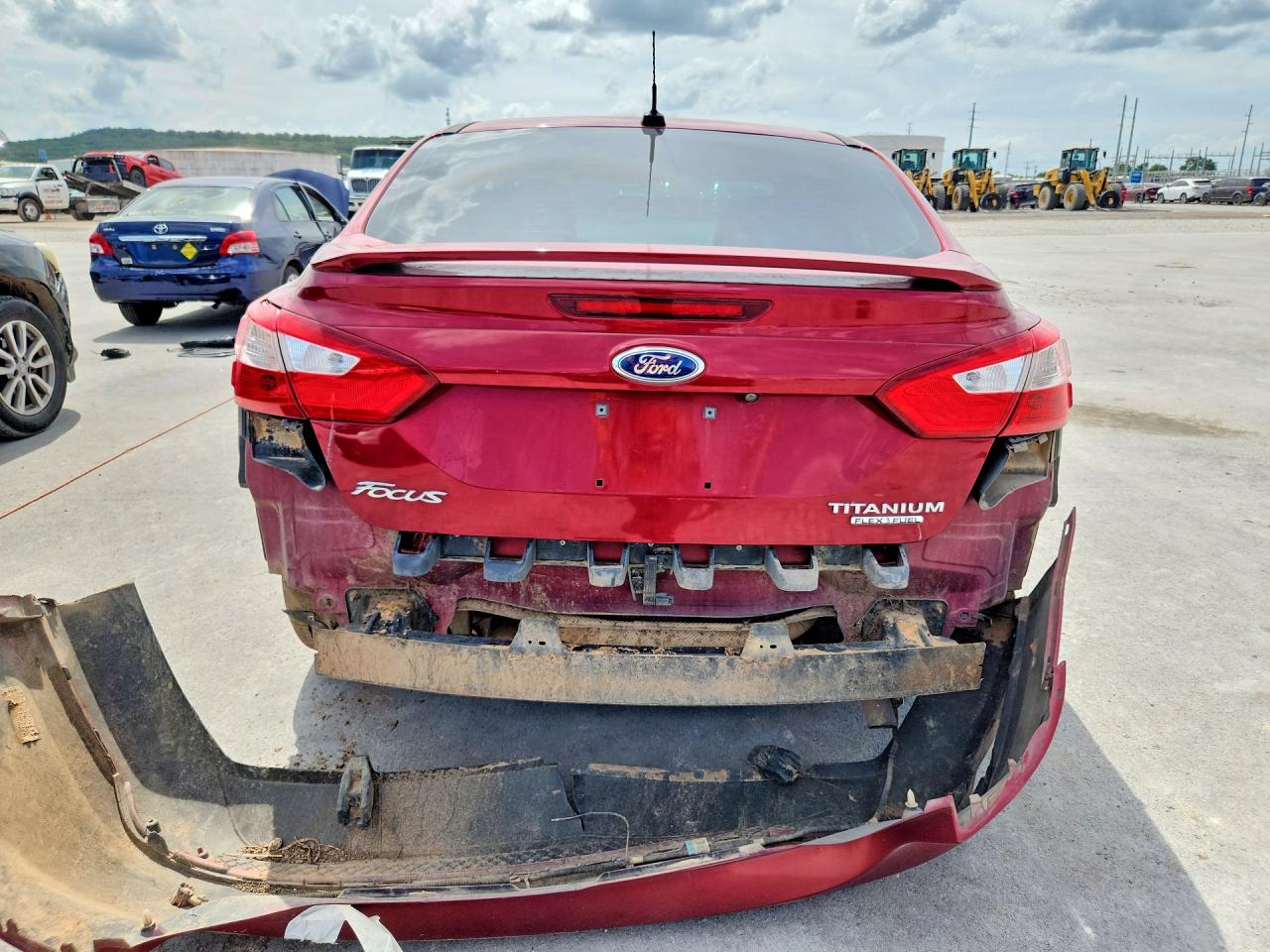 2014 Ford Focus Titanium Red vin: 1FADP3J20EL224220