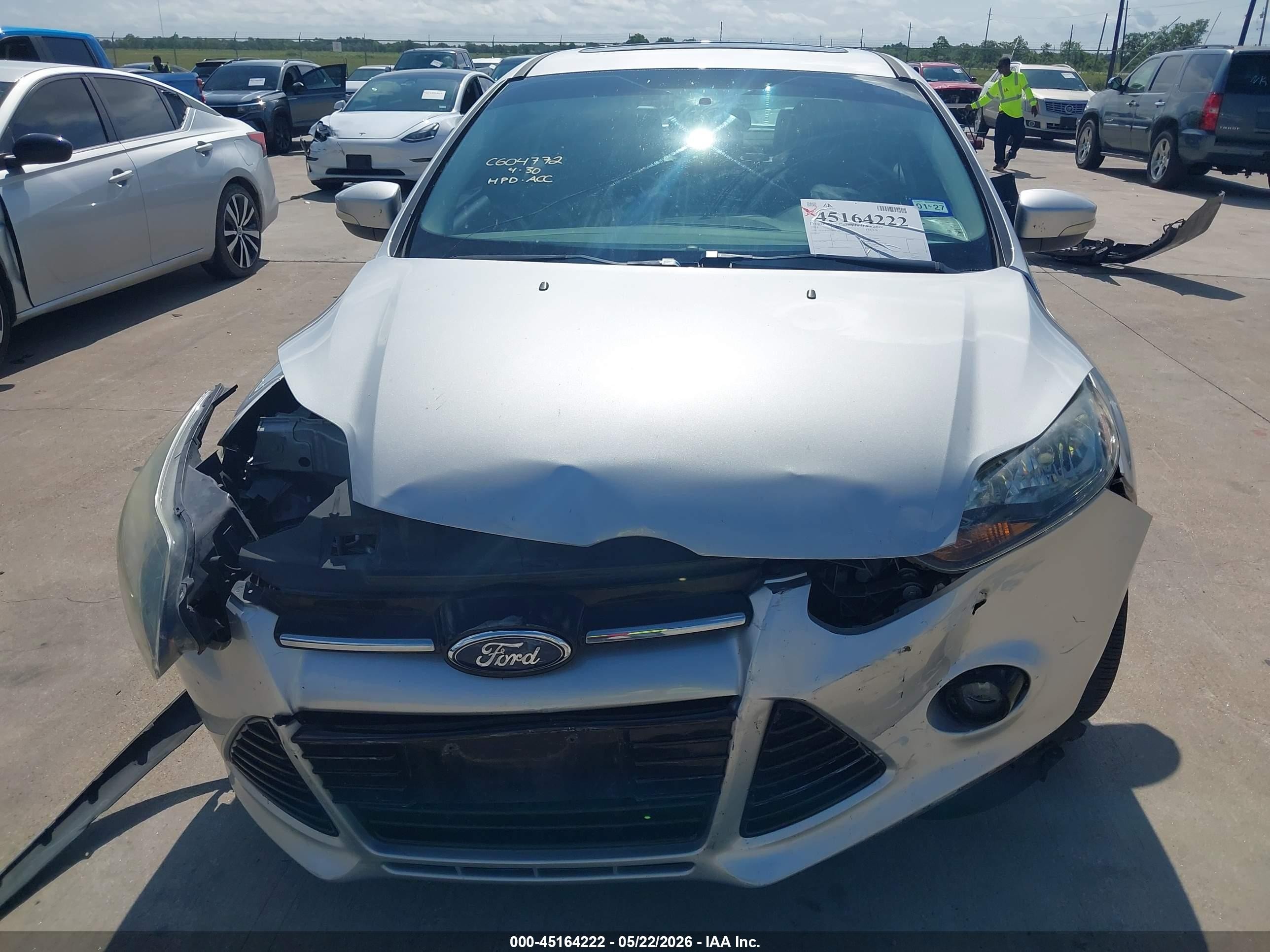 2014 Ford Focus Titanium Silver vin: 1FADP3J20EL310272