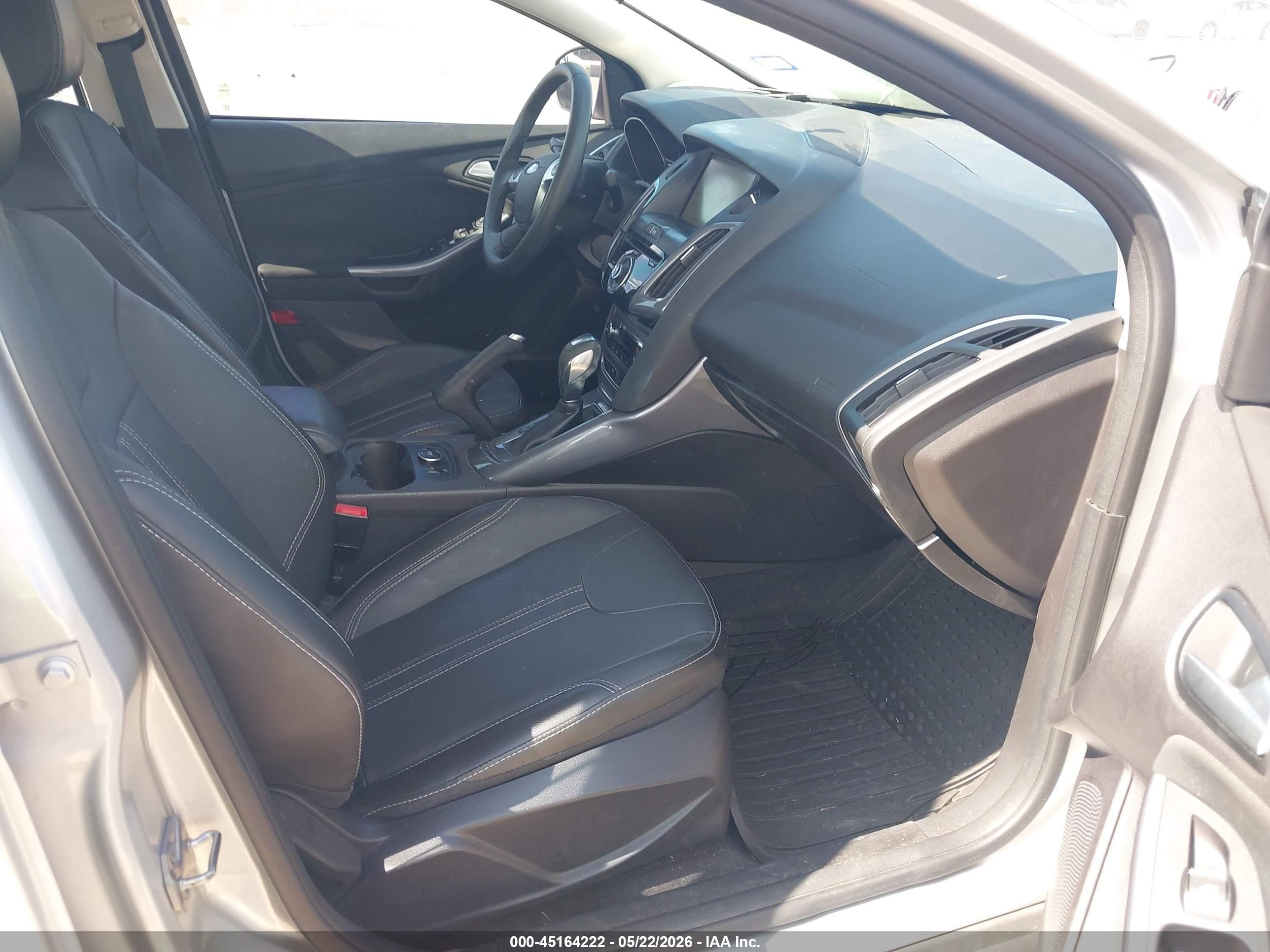 2014 Ford Focus Titanium Silver vin: 1FADP3J20EL310272