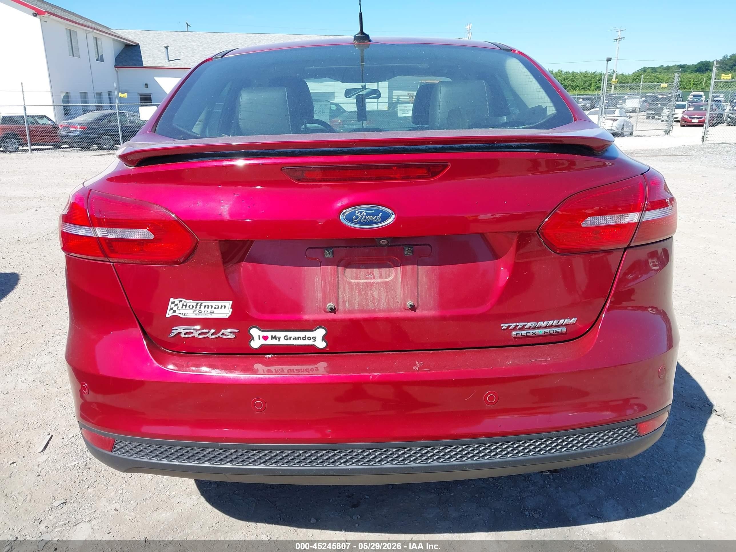 2015 Ford Focus Titanium Red vin: 1FADP3J20FL254920
