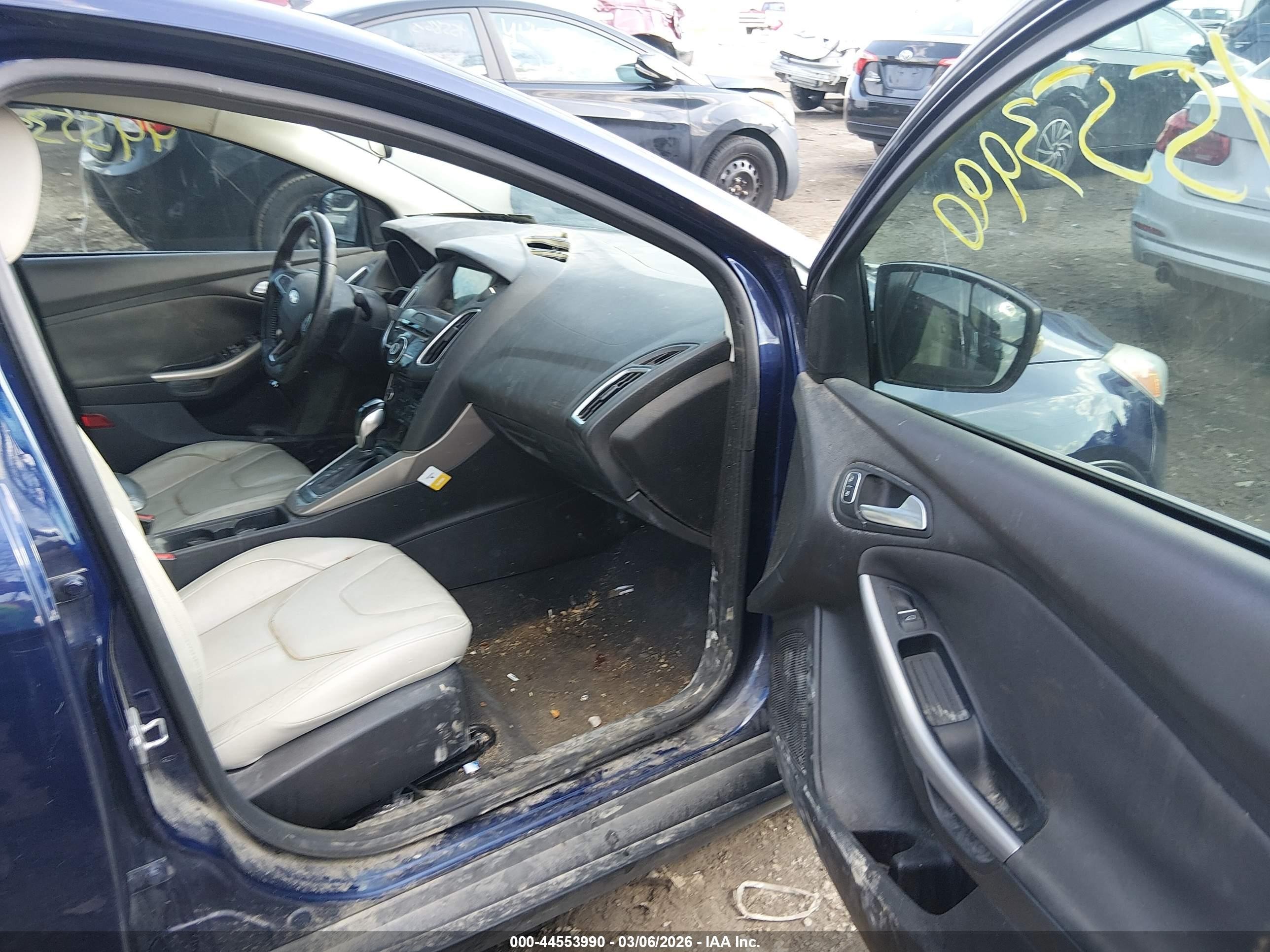 2016 Ford Focus Titanium Синий vin: 1FADP3J20GL318374