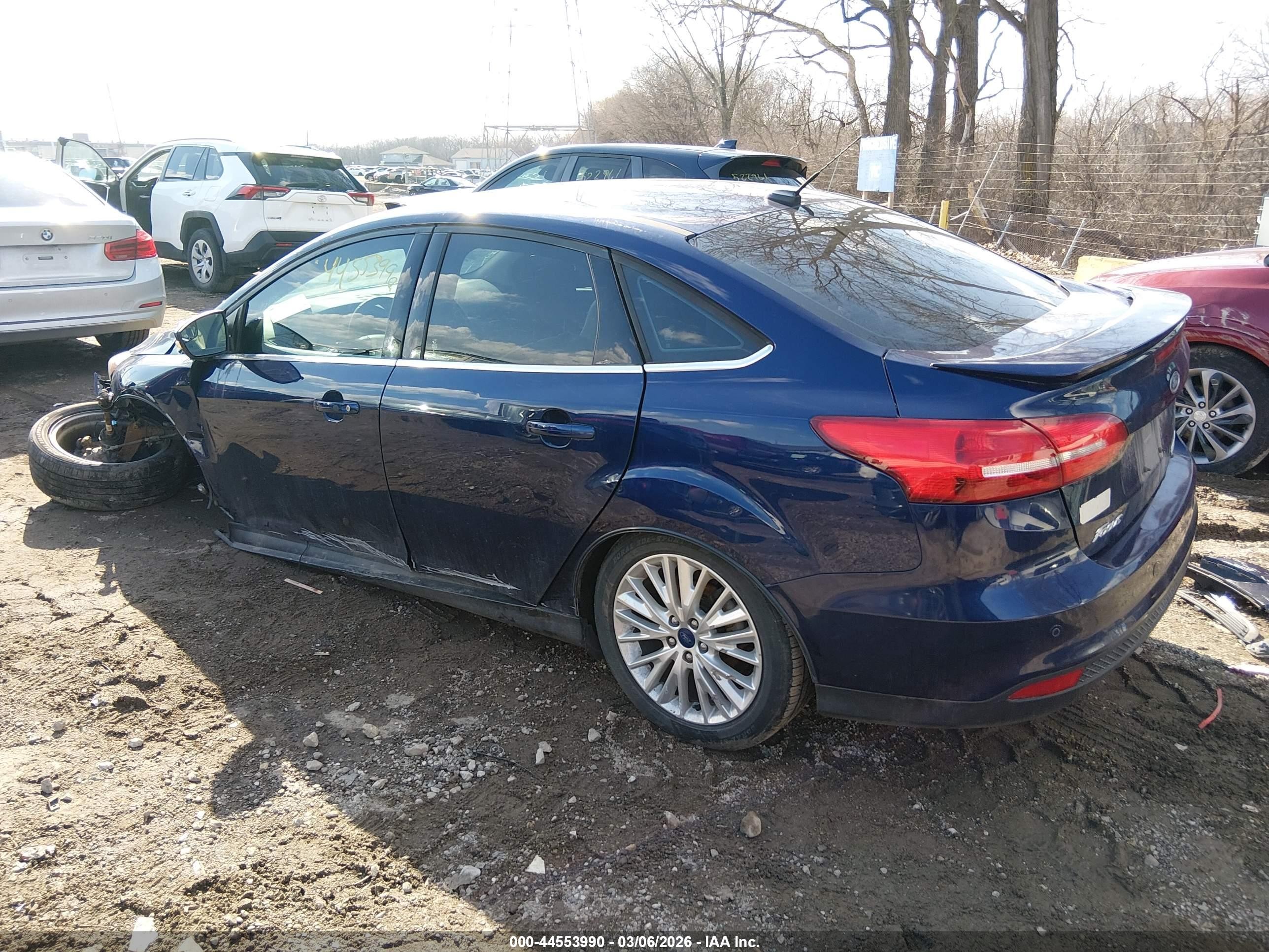 2016 Ford Focus Titanium Синий vin: 1FADP3J20GL318374