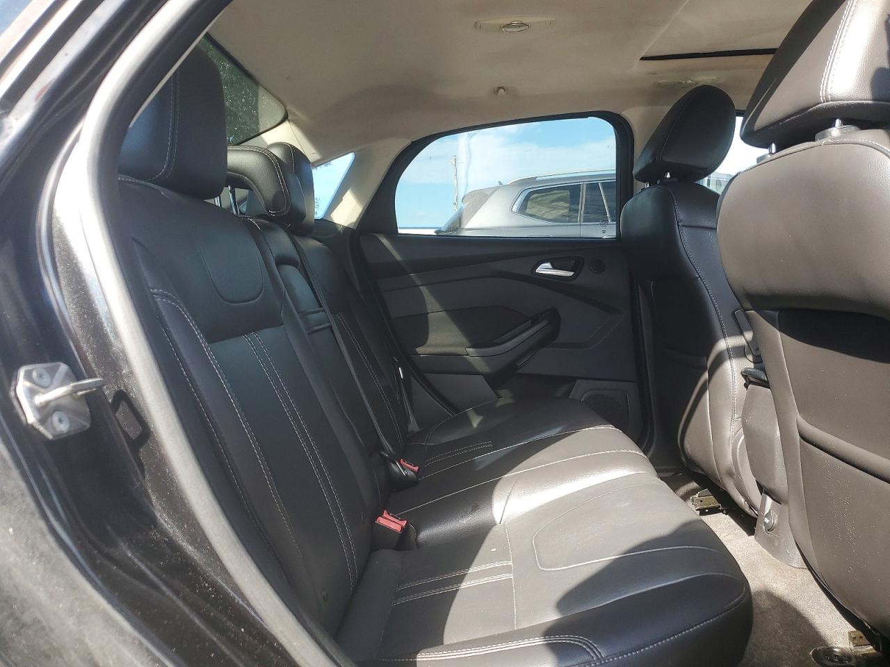 2013 Ford Focus Titanium Black vin: 1FADP3J21DL300073