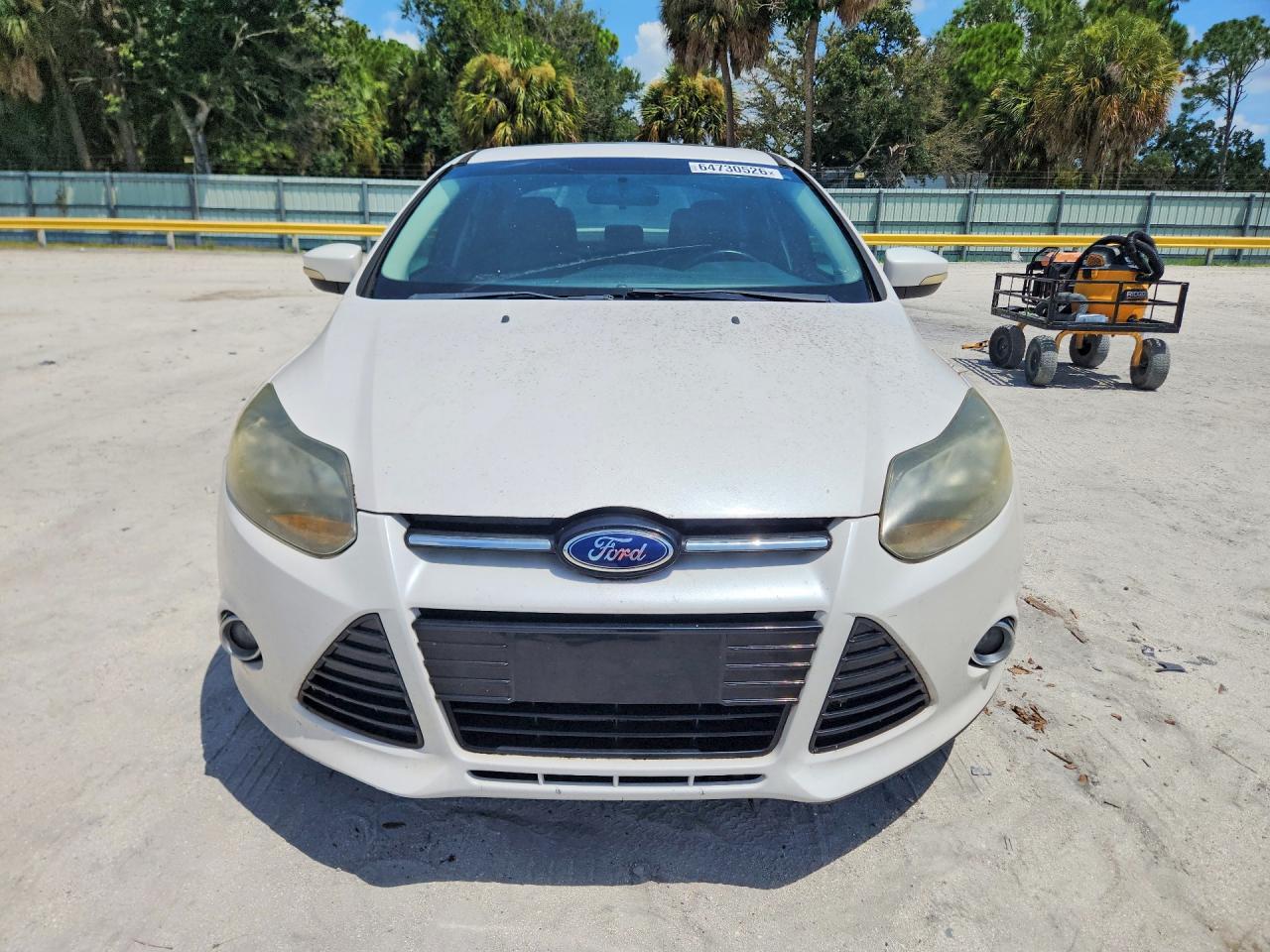2014 Ford Focus Titanium White vin: 1FADP3J21EL240653