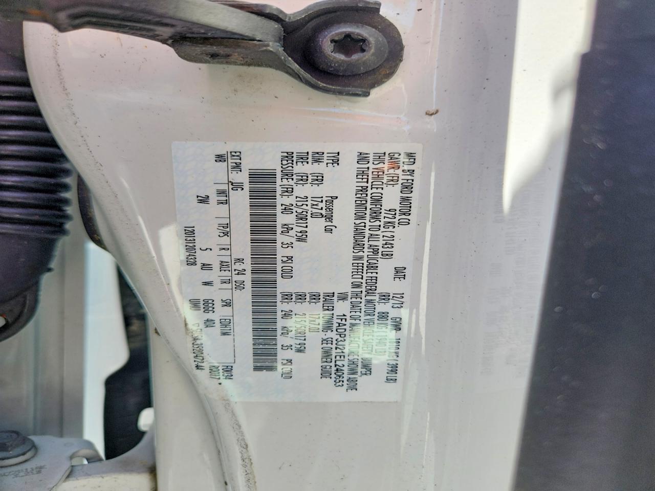 2014 Ford Focus Titanium White vin: 1FADP3J21EL240653