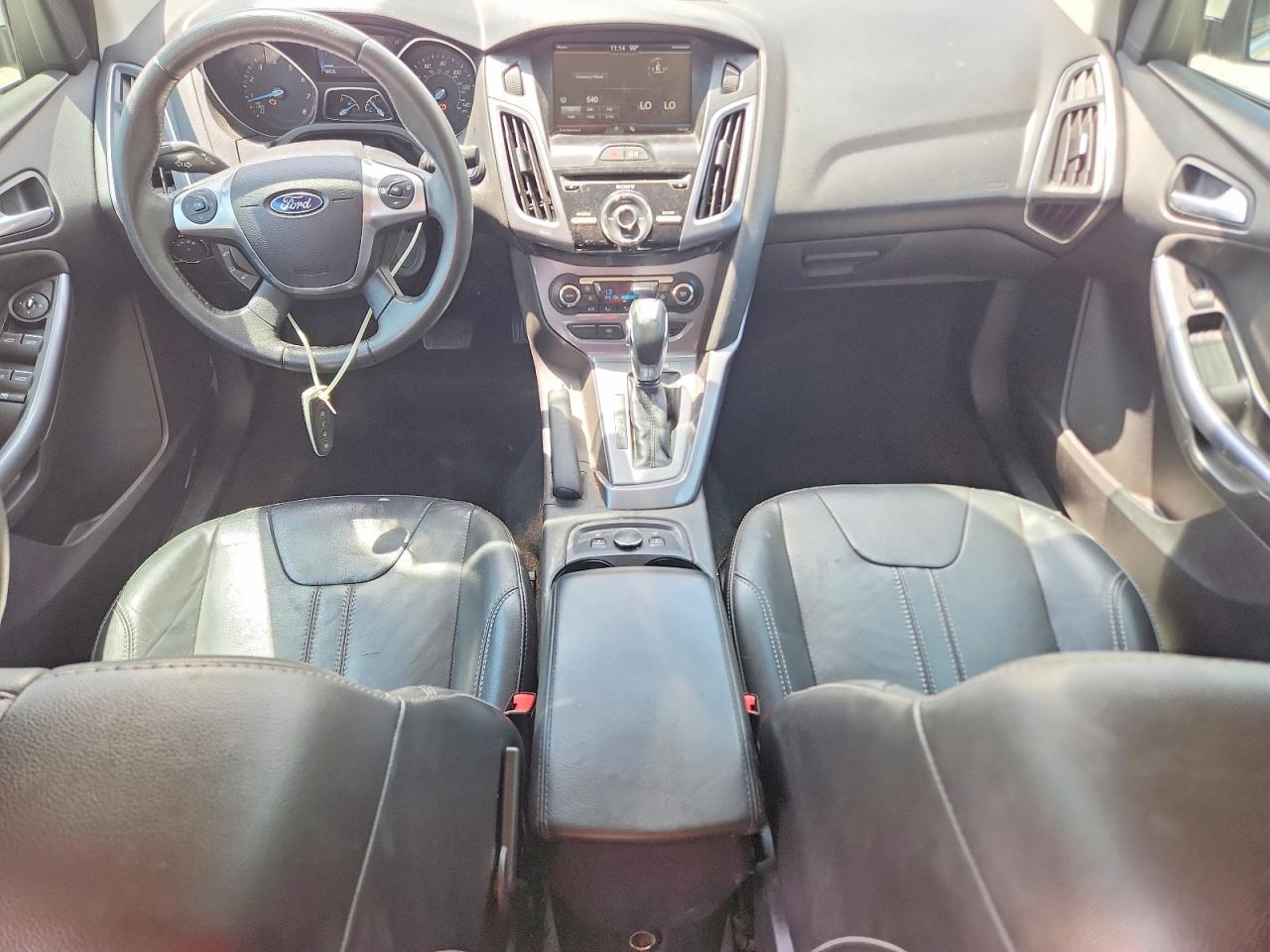 2014 Ford Focus Titanium White vin: 1FADP3J21EL240653