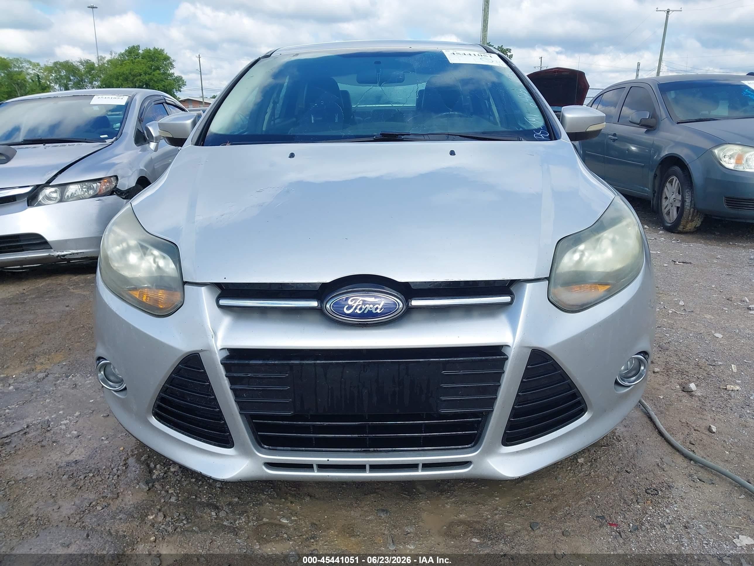 2014 Ford Focus Titanium Silver vin: 1FADP3J21EL249613