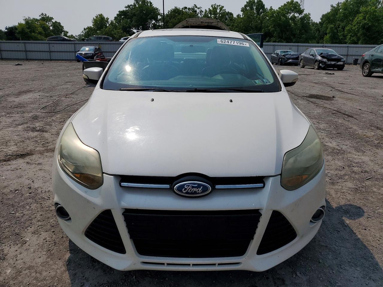 2014 Ford Focus Titanium White vin: 1FADP3J21EL416231