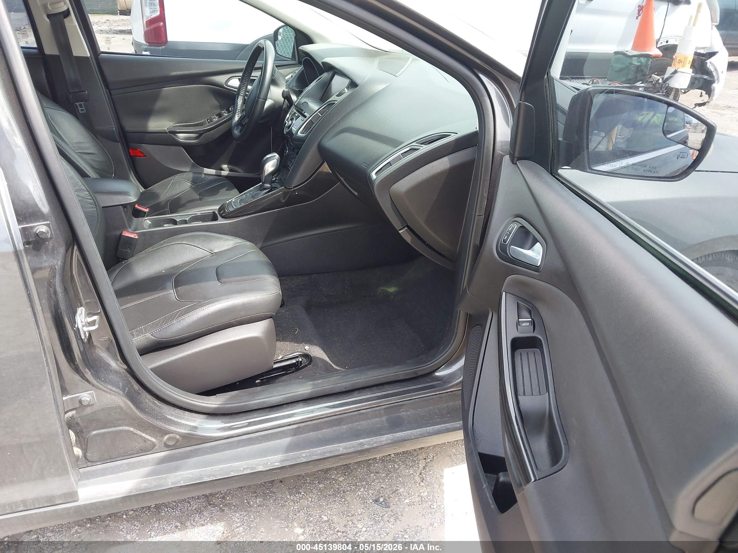 2015 Ford Focus Titanium Серый vin: 1FADP3J21FL255199