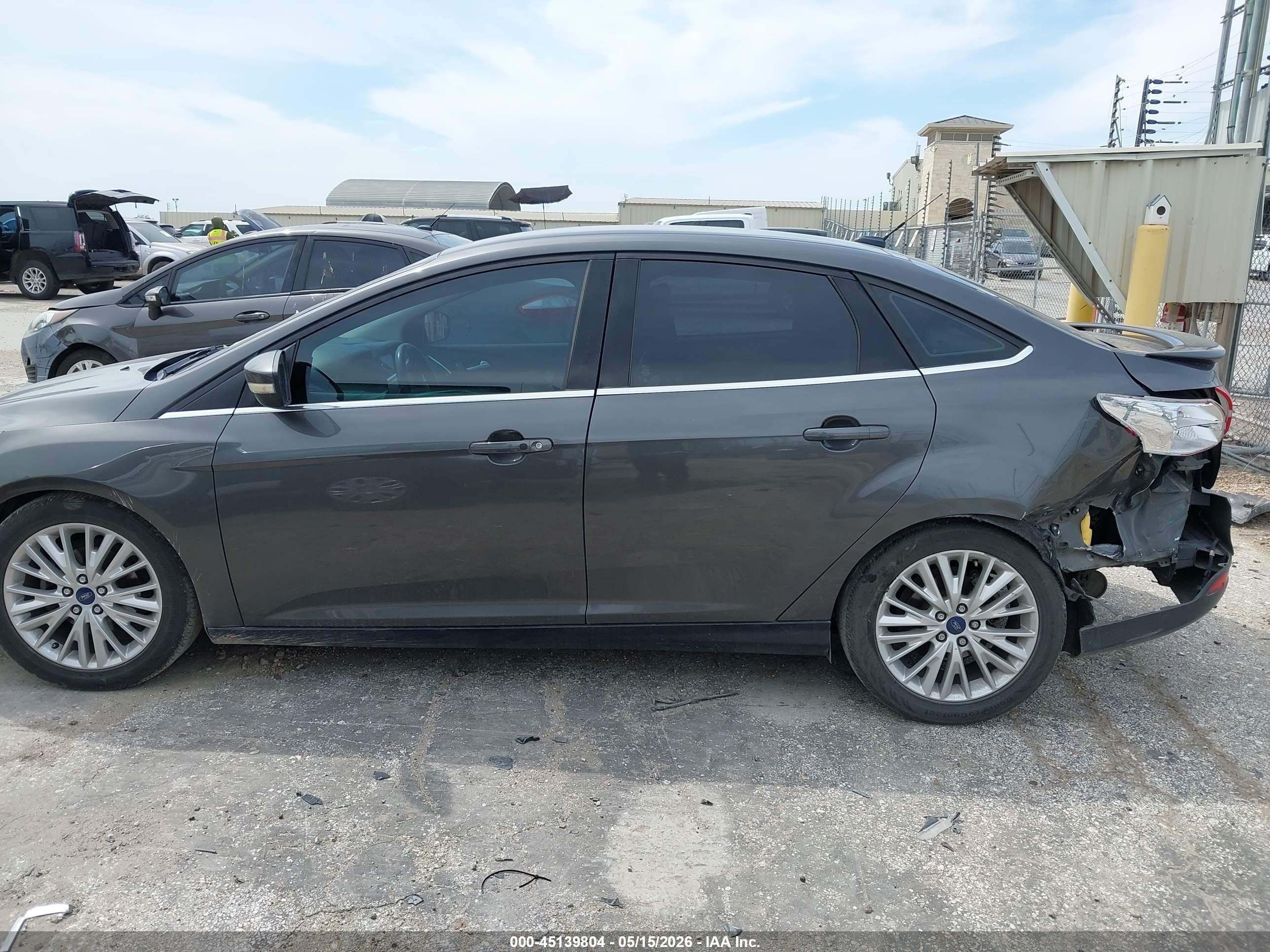 2015 Ford Focus Titanium Серый vin: 1FADP3J21FL255199