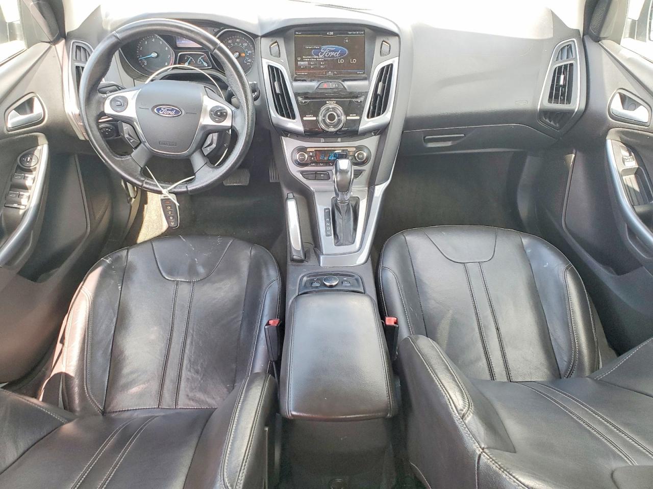 2013 Ford Focus Titanium White vin: 1FADP3J22DL283087