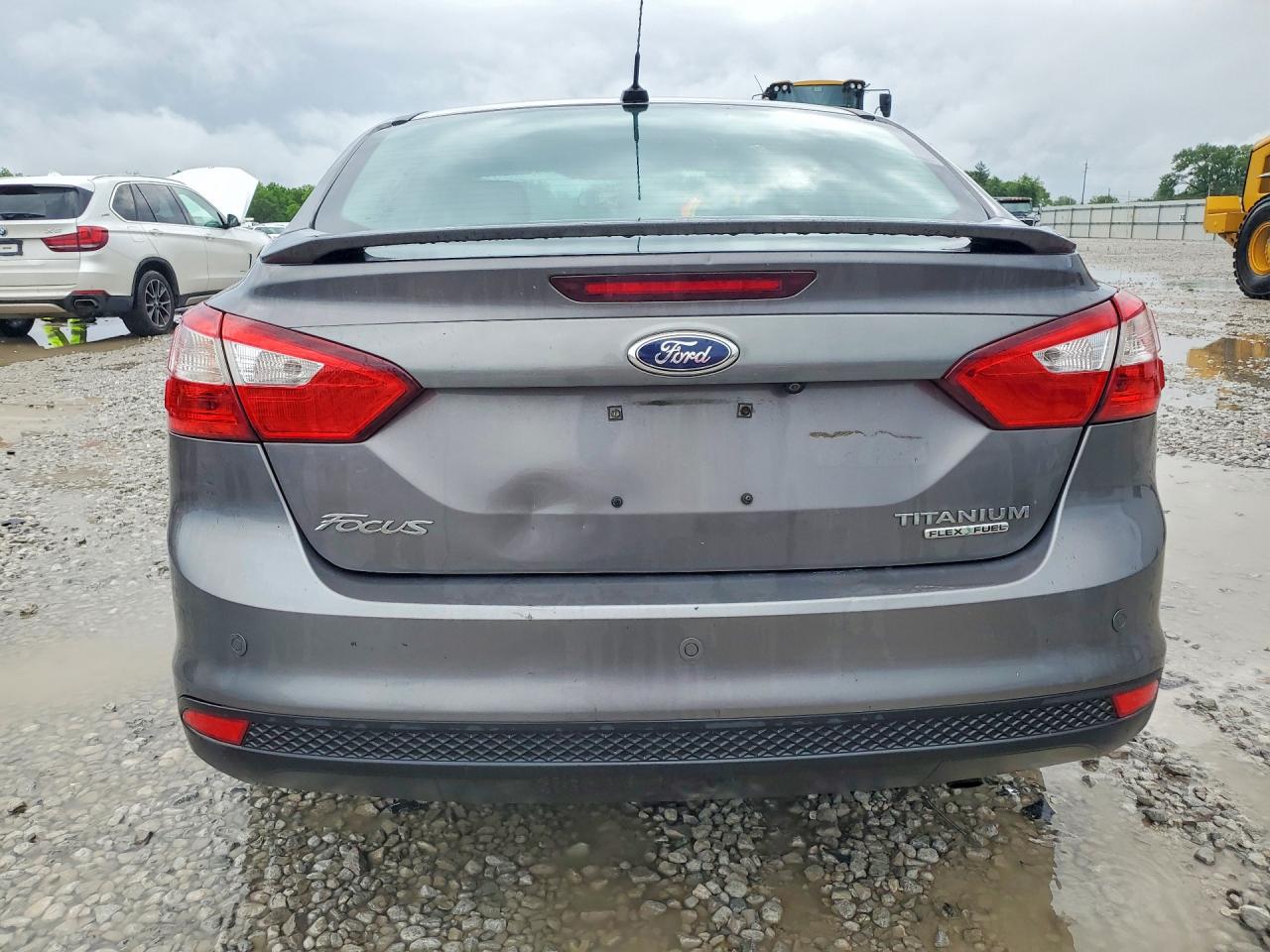 2013 Ford Focus Titanium Gray vin: 1FADP3J22DL300597