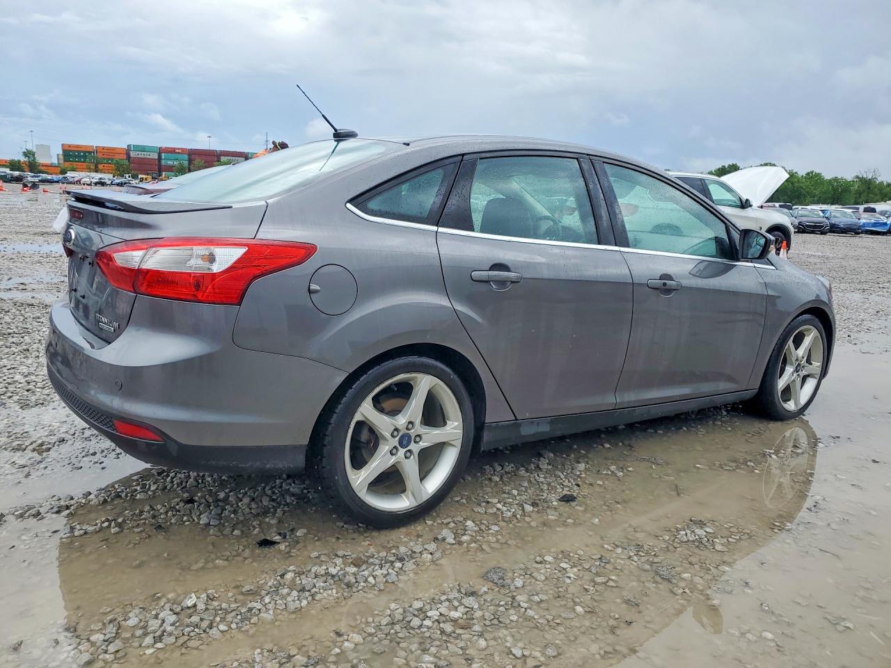2013 Ford Focus Titanium Gray vin: 1FADP3J22DL300597