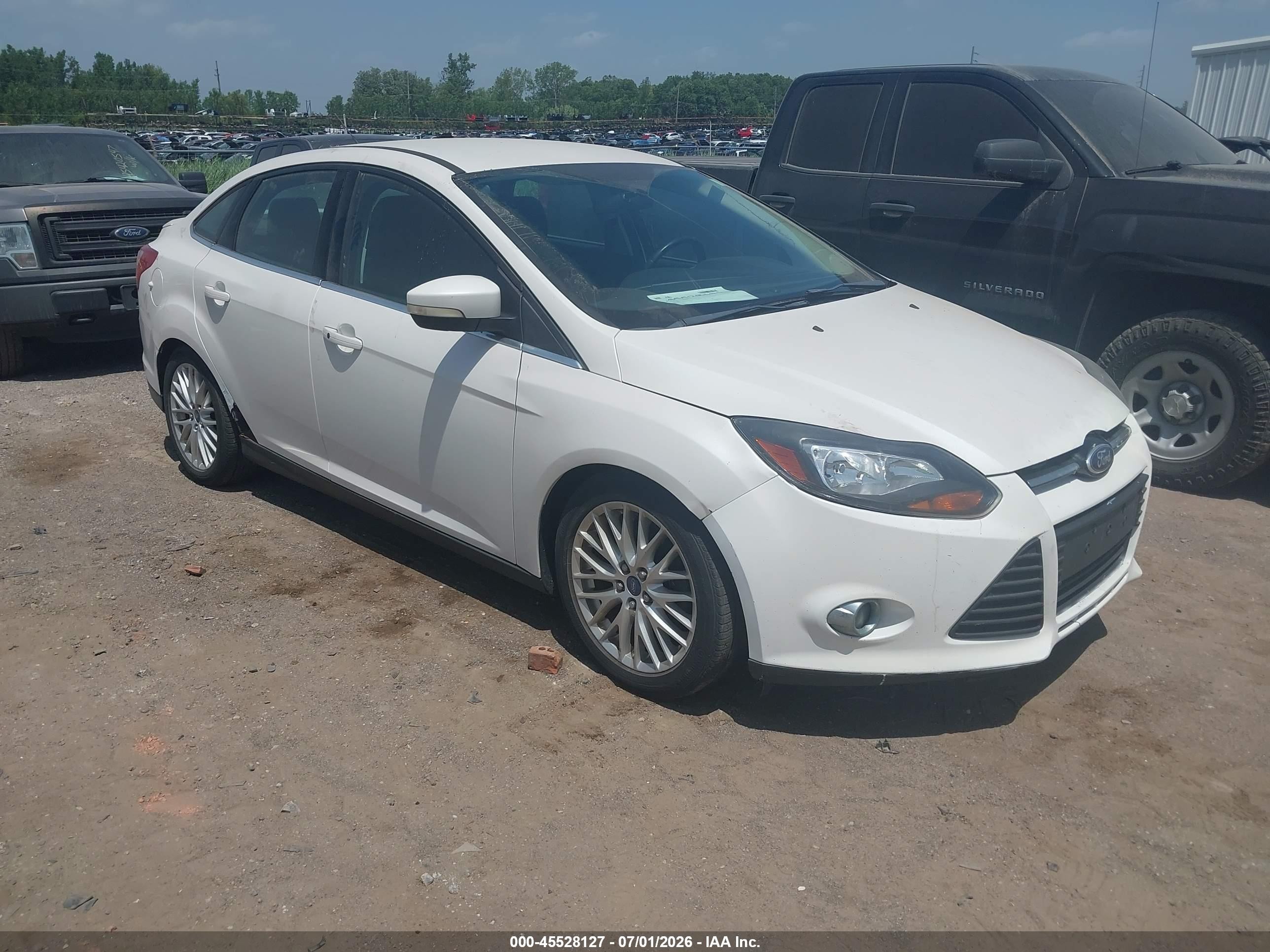 2014 Ford Focus Titanium White vin: 1FADP3J22EL217799
