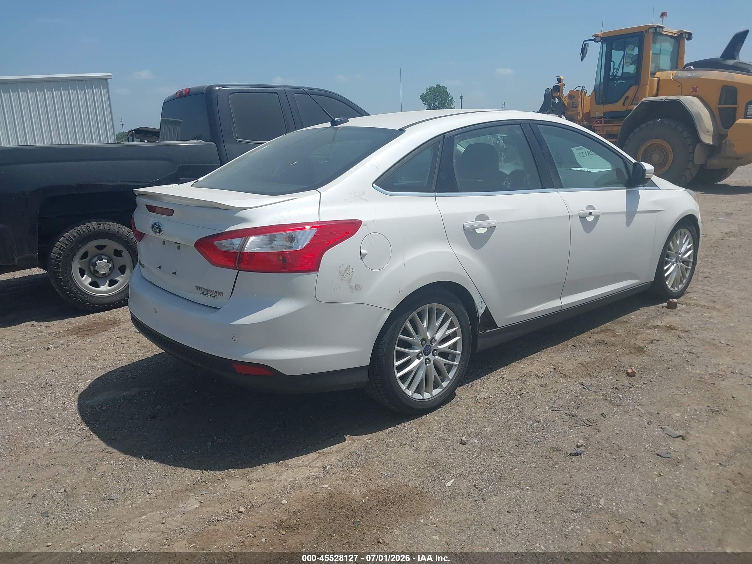 2014 Ford Focus Titanium White vin: 1FADP3J22EL217799
