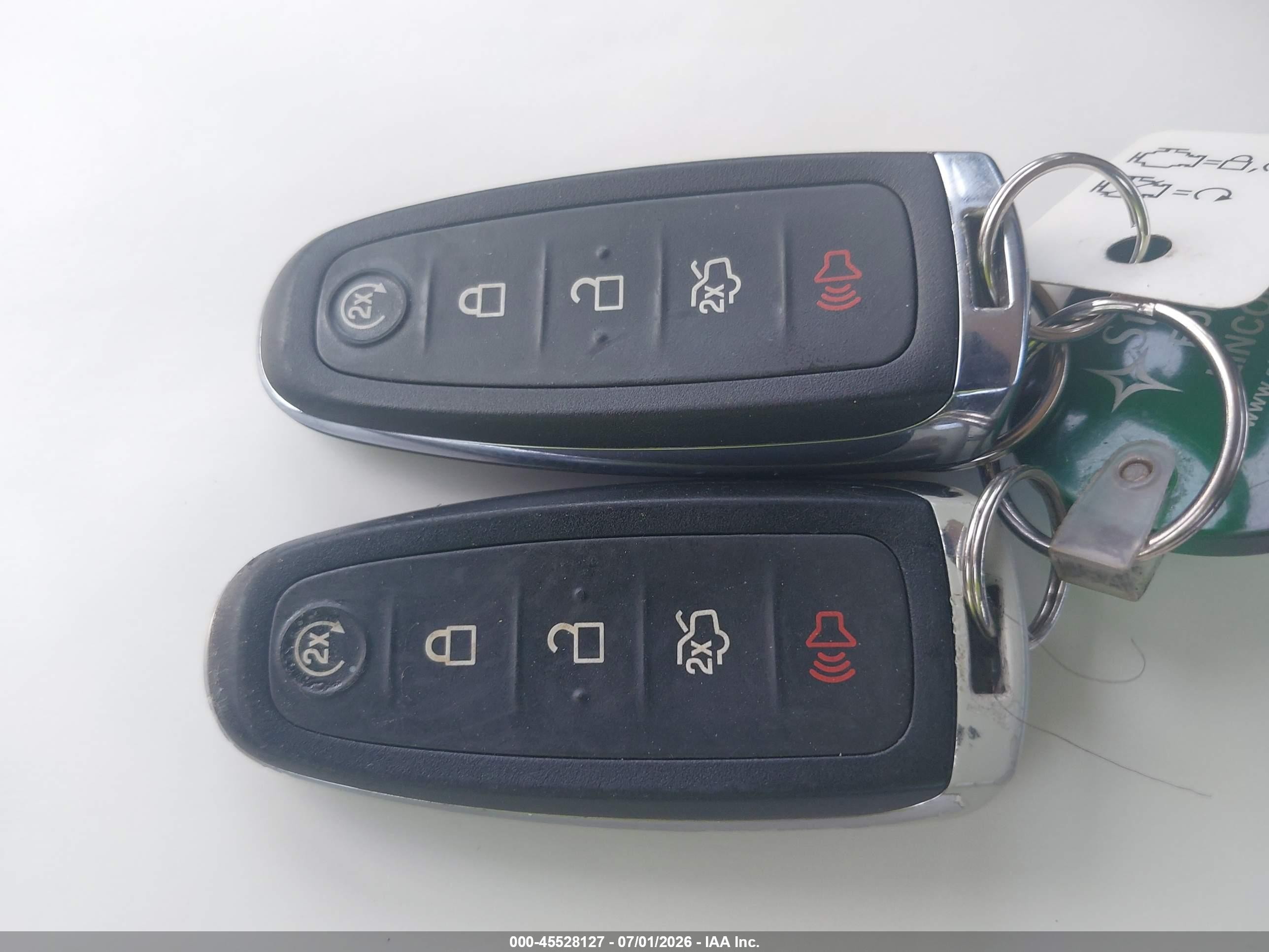 2014 Ford Focus Titanium White vin: 1FADP3J22EL217799