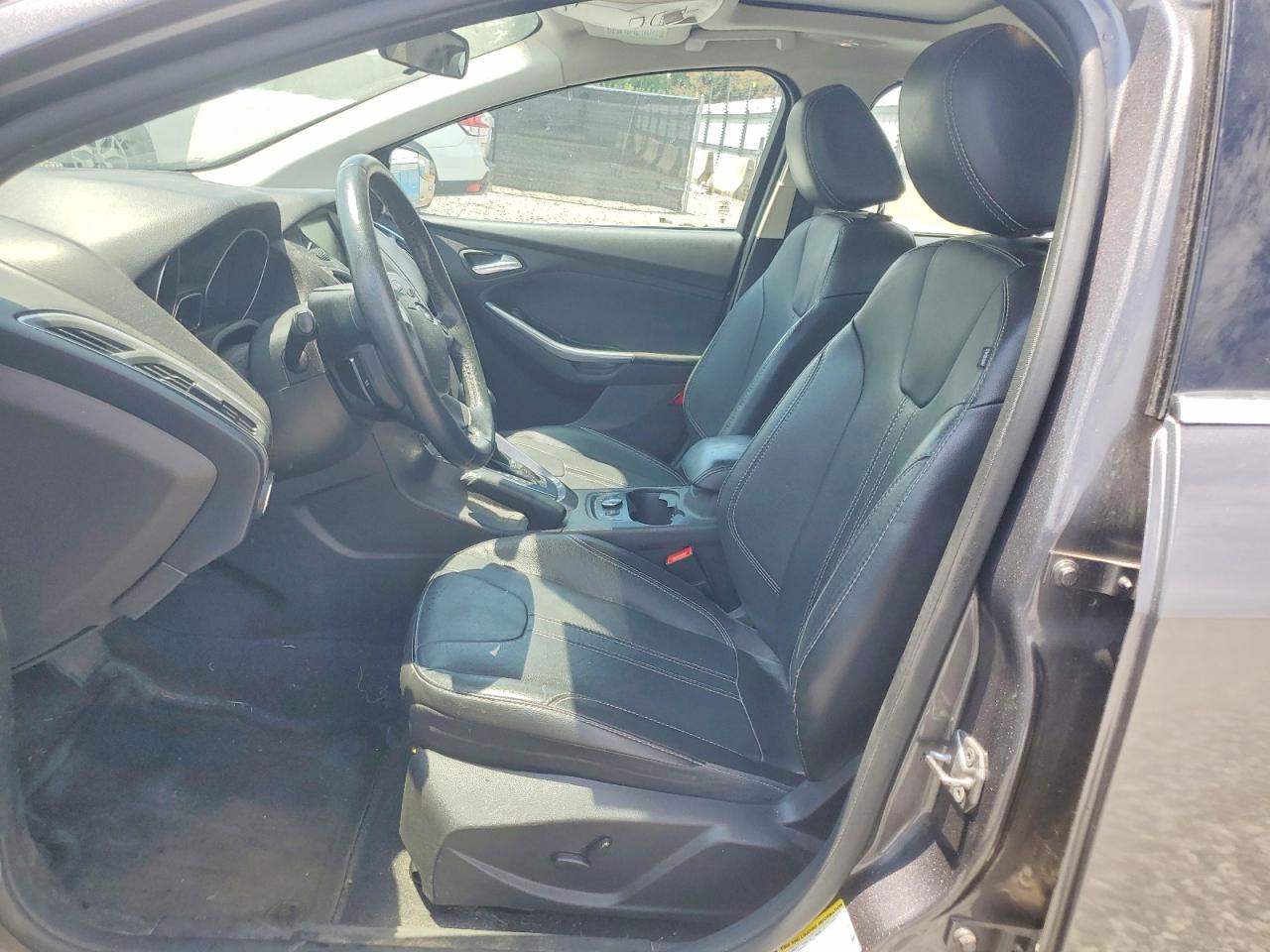 2014 Ford Focus Titanium Gray vin: 1FADP3J22EL233372