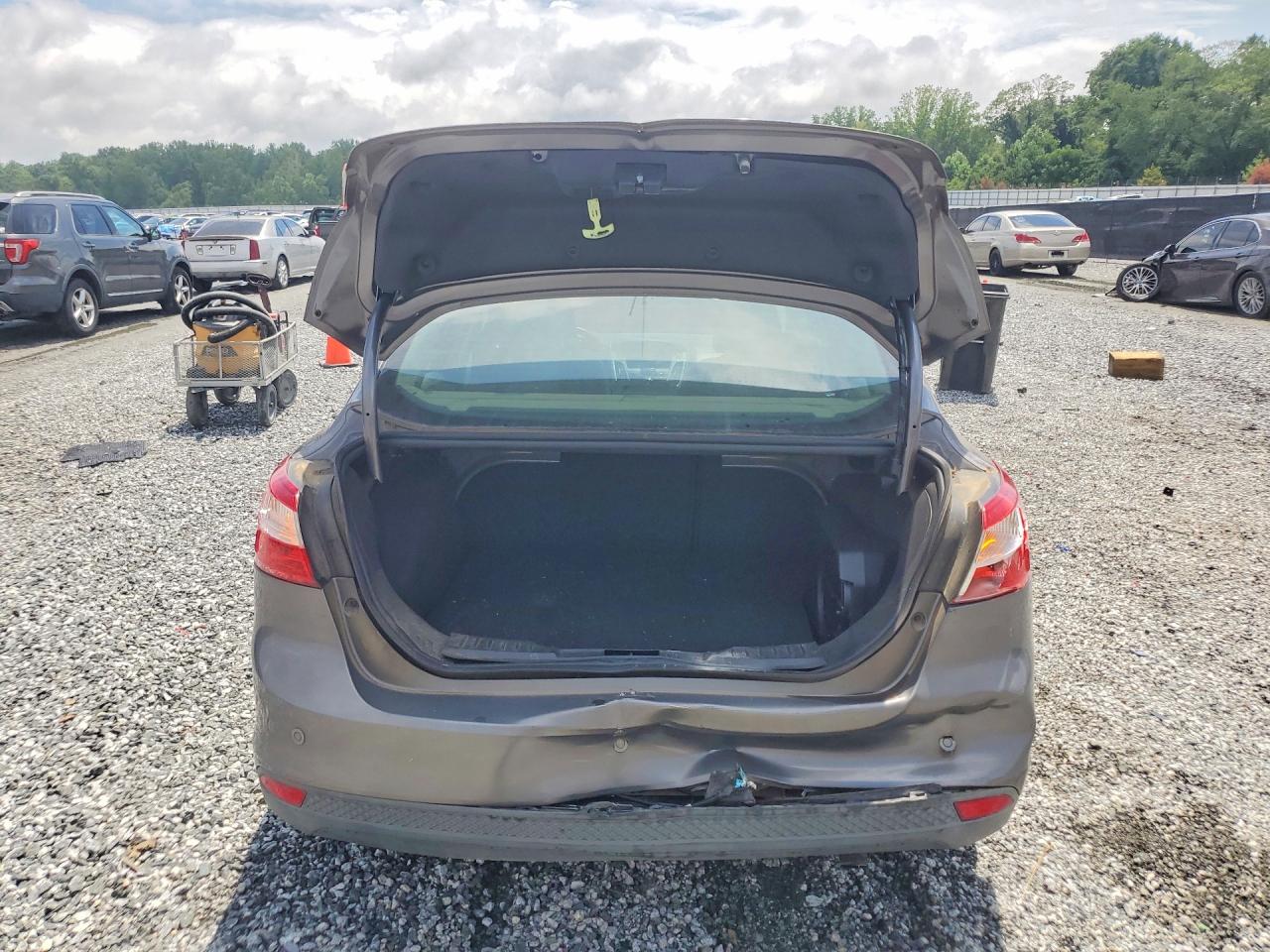 2014 Ford Focus Titanium Gray vin: 1FADP3J22EL233372