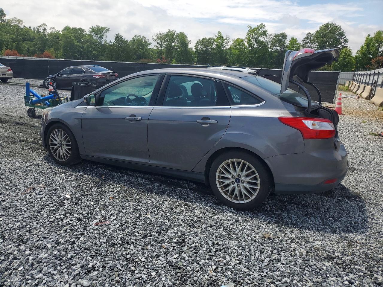 2014 Ford Focus Titanium Gray vin: 1FADP3J22EL233372