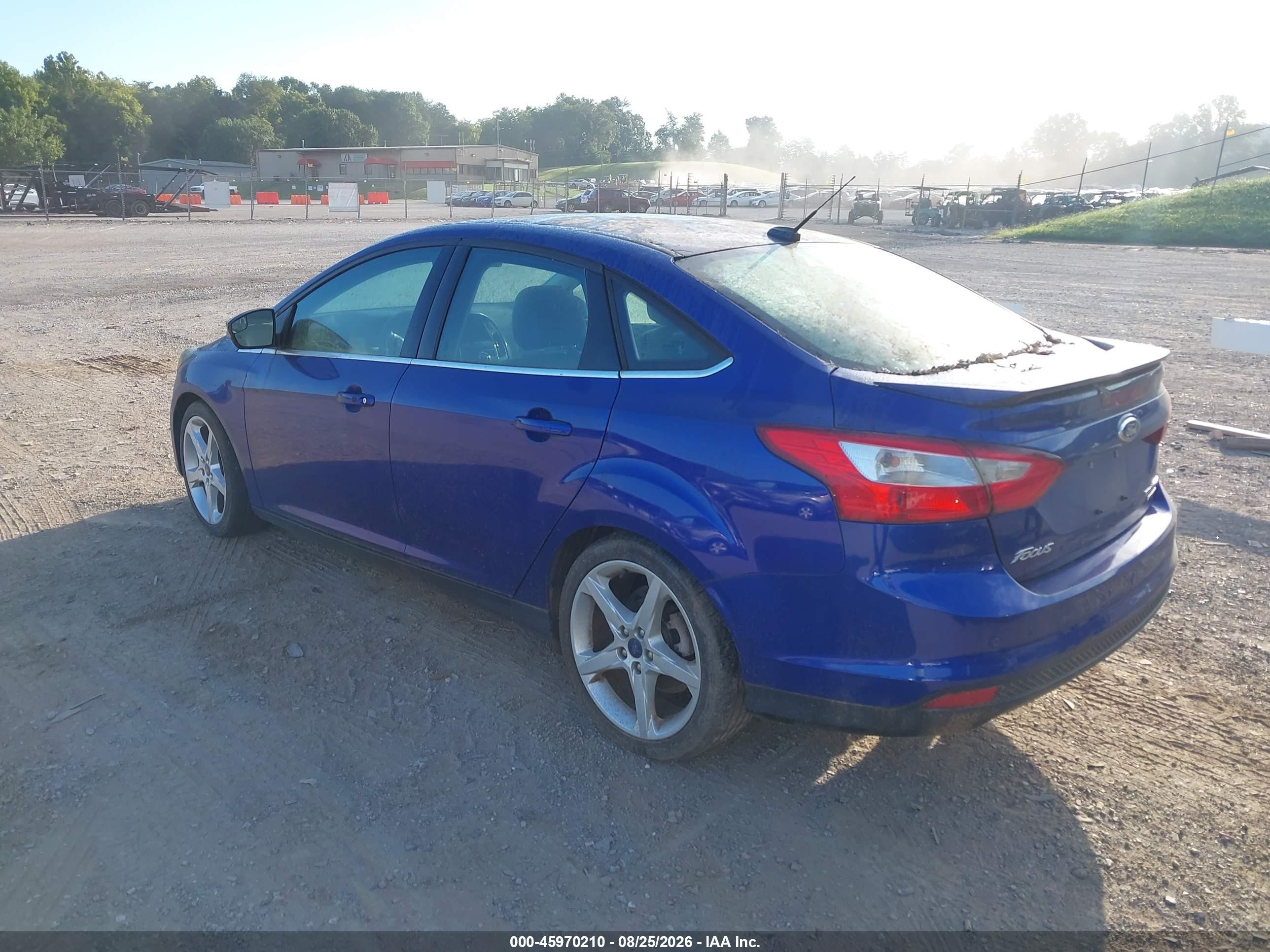 2014 Ford Focus Titanium Синий vin: 1FADP3J22EL369565