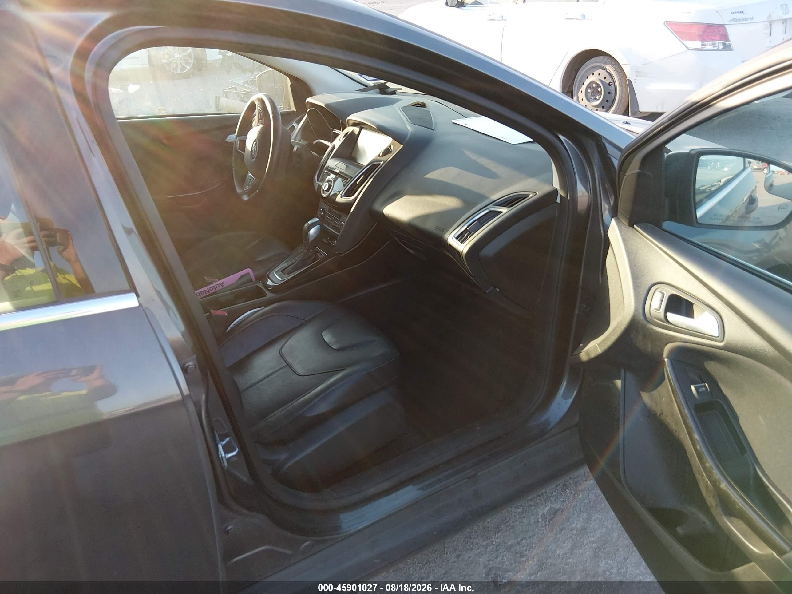 2015 Ford Focus Titanium Gray vin: 1FADP3J22FL370023