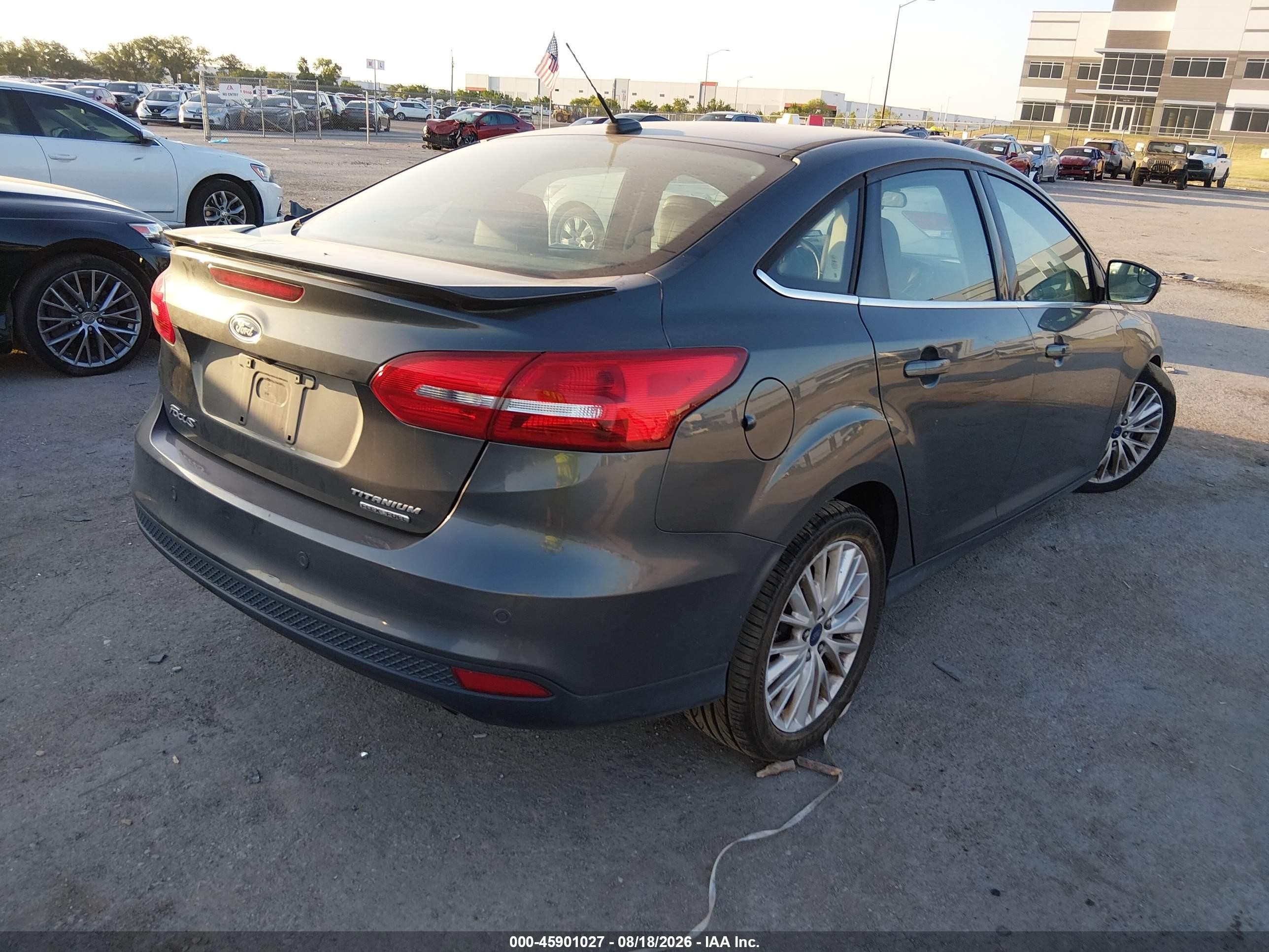 2015 Ford Focus Titanium Gray vin: 1FADP3J22FL370023