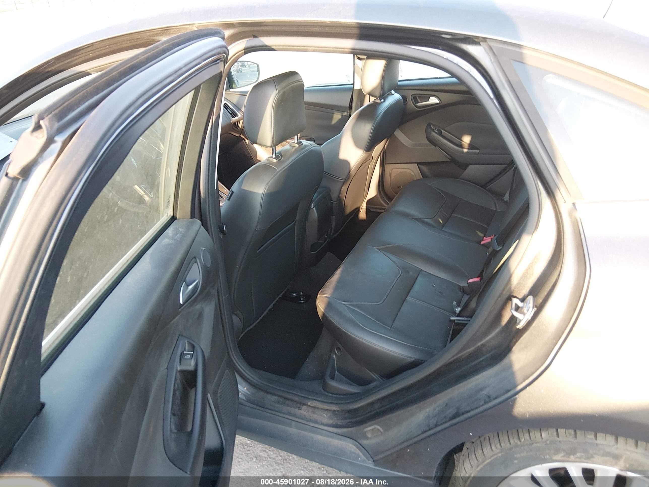 2015 Ford Focus Titanium Gray vin: 1FADP3J22FL370023