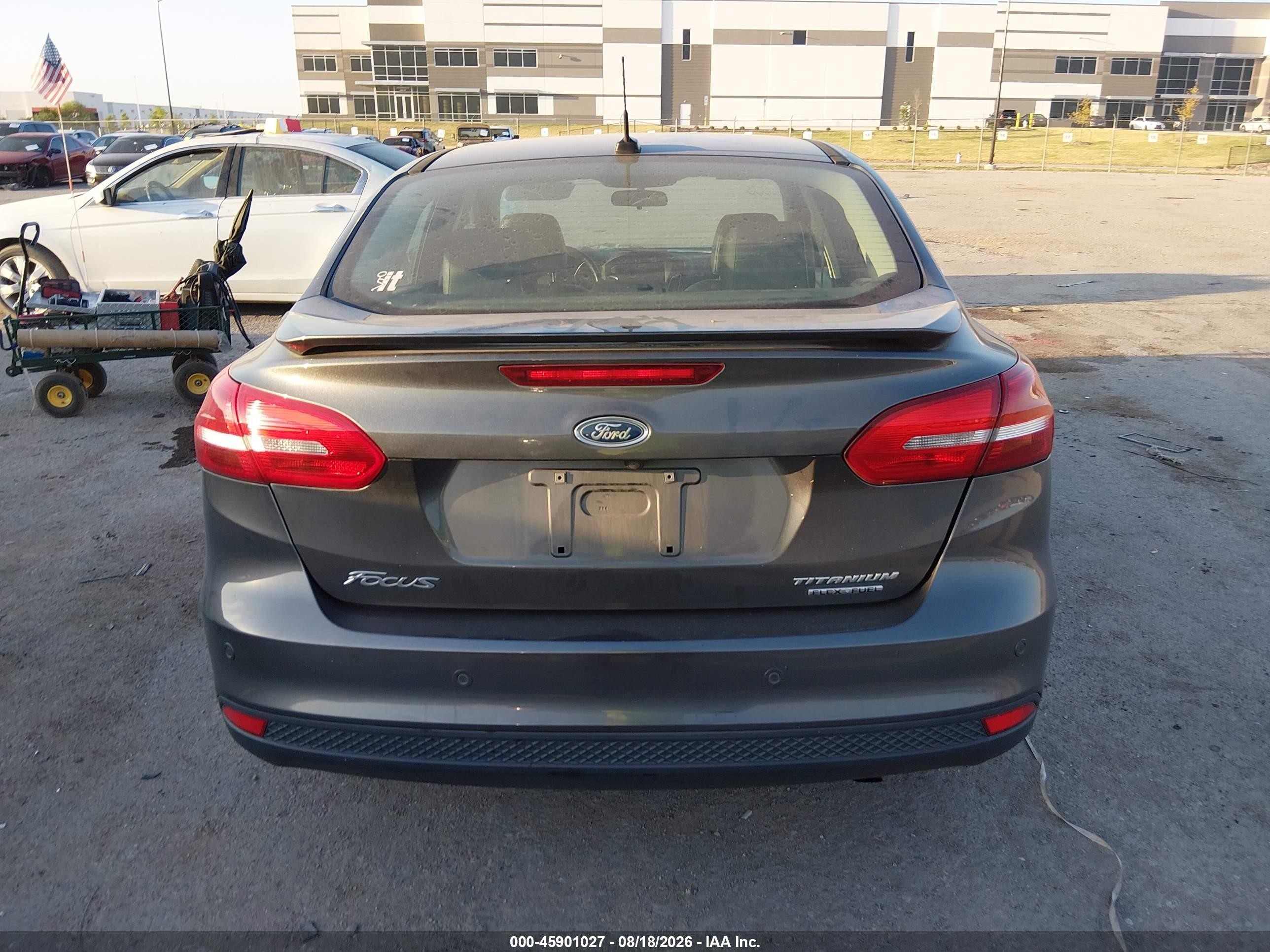 2015 Ford Focus Titanium Gray vin: 1FADP3J22FL370023