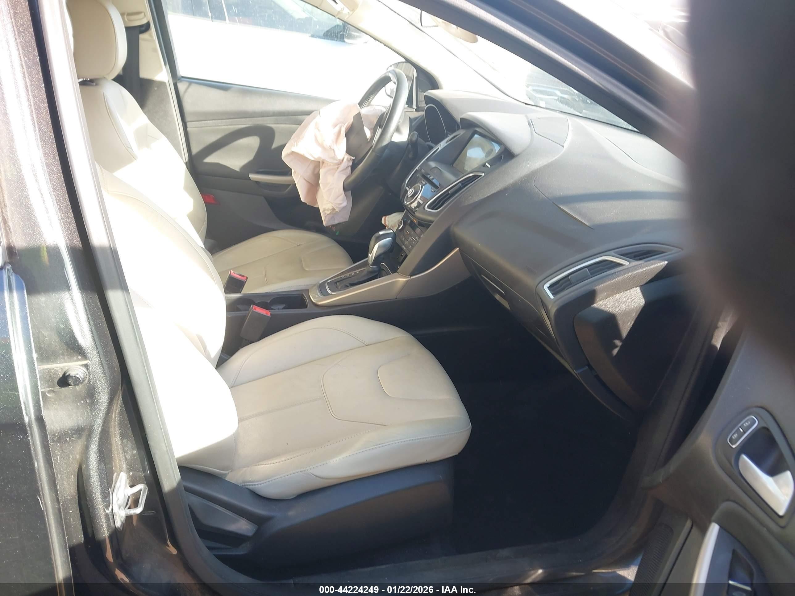 2016 Ford Focus Titanium Gray vin: 1FADP3J22GL260073