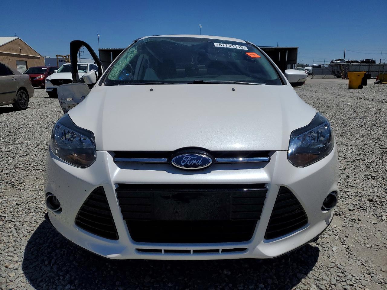 2013 Ford Focus Titanium White vin: 1FADP3J23DL144862