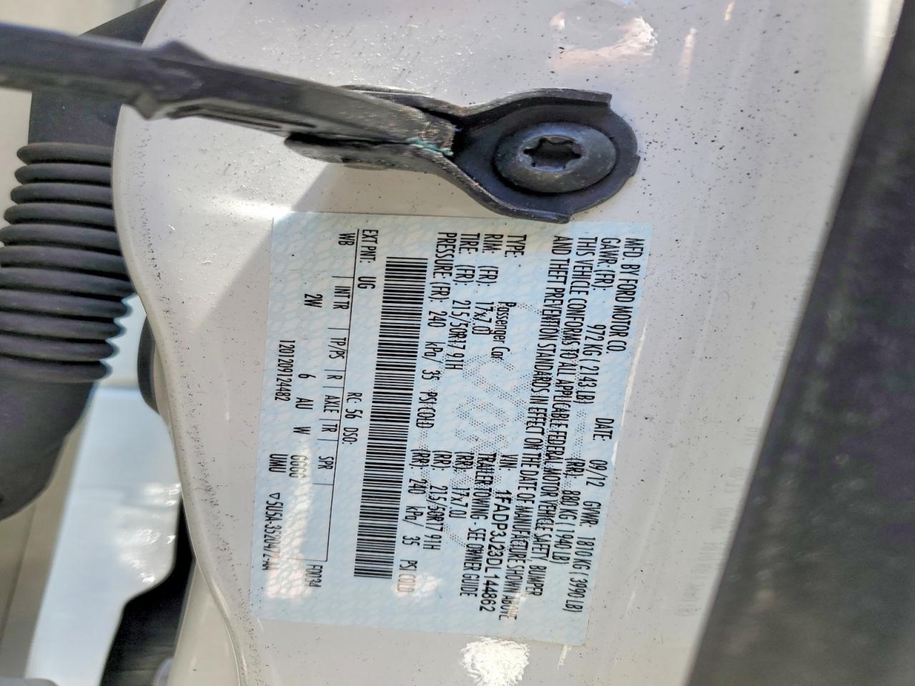 2013 Ford Focus Titanium White vin: 1FADP3J23DL144862