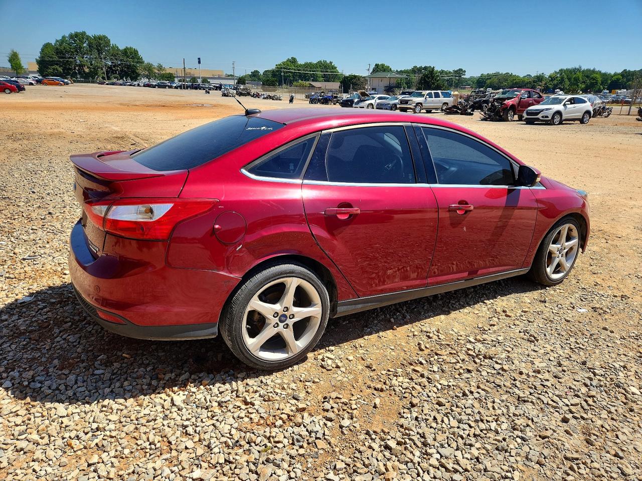 2013 Ford Focus Titanium Red vin: 1FADP3J23DL155442