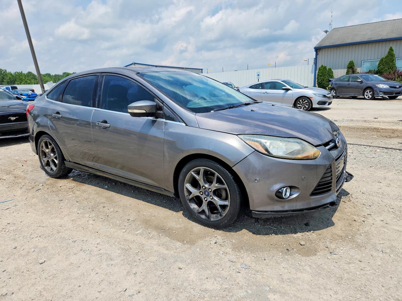 2013 Ford Focus Titanium Gray vin: 1FADP3J23DL299881