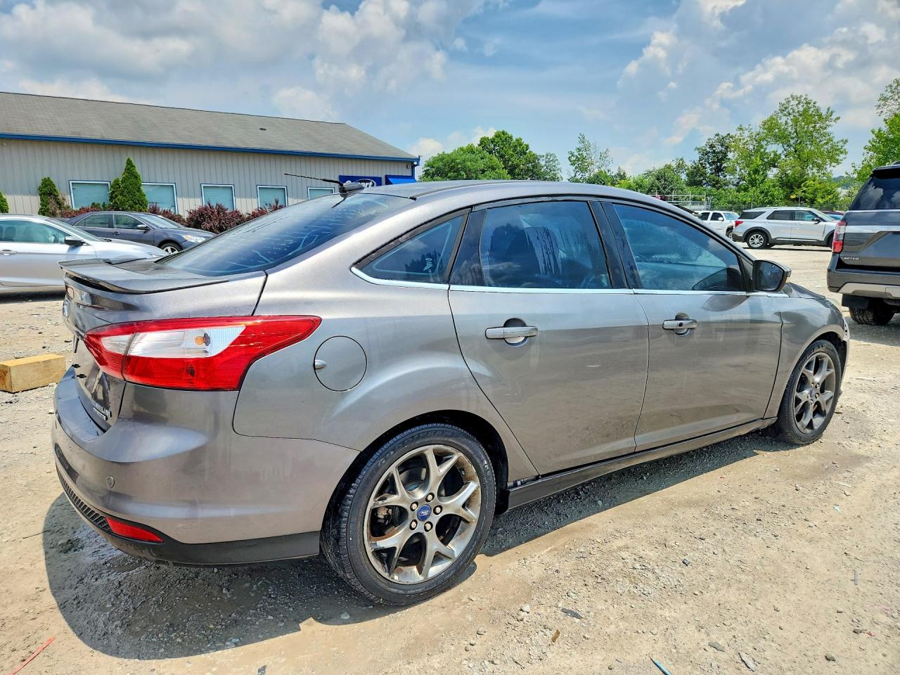 2013 Ford Focus Titanium Gray vin: 1FADP3J23DL299881