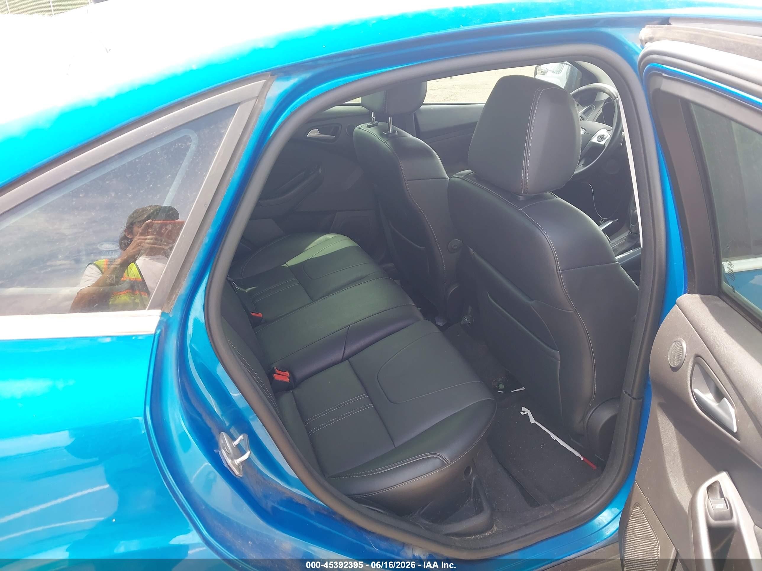 2014 Ford Focus Titanium Blue vin: 1FADP3J23EL118277