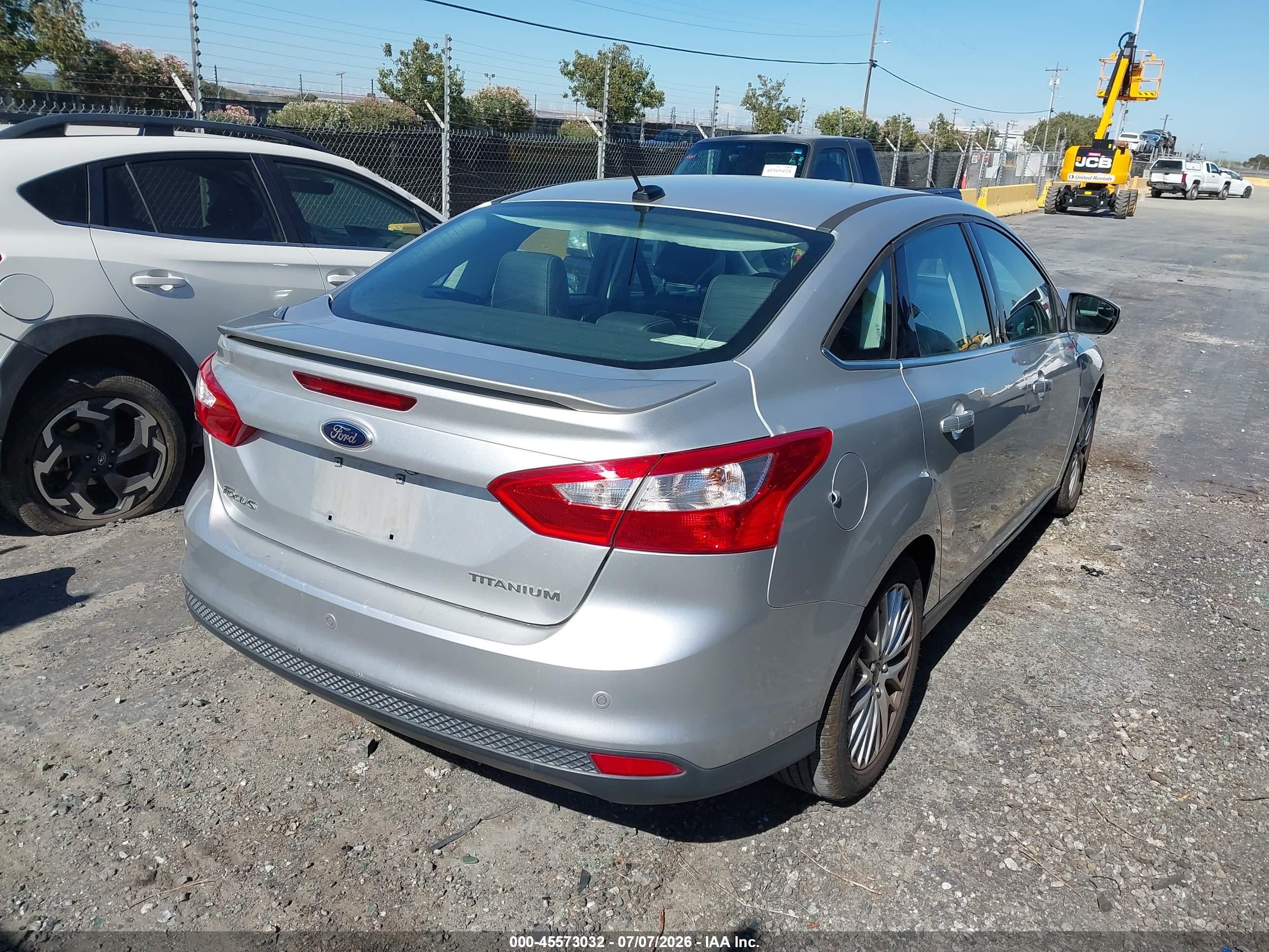 2014 Ford Focus Titanium Silver vin: 1FADP3J23EL264548
