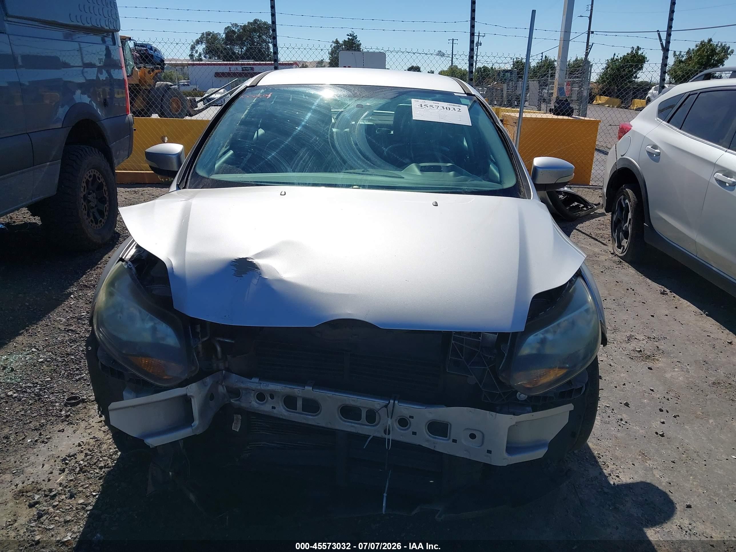 2014 Ford Focus Titanium Silver vin: 1FADP3J23EL264548